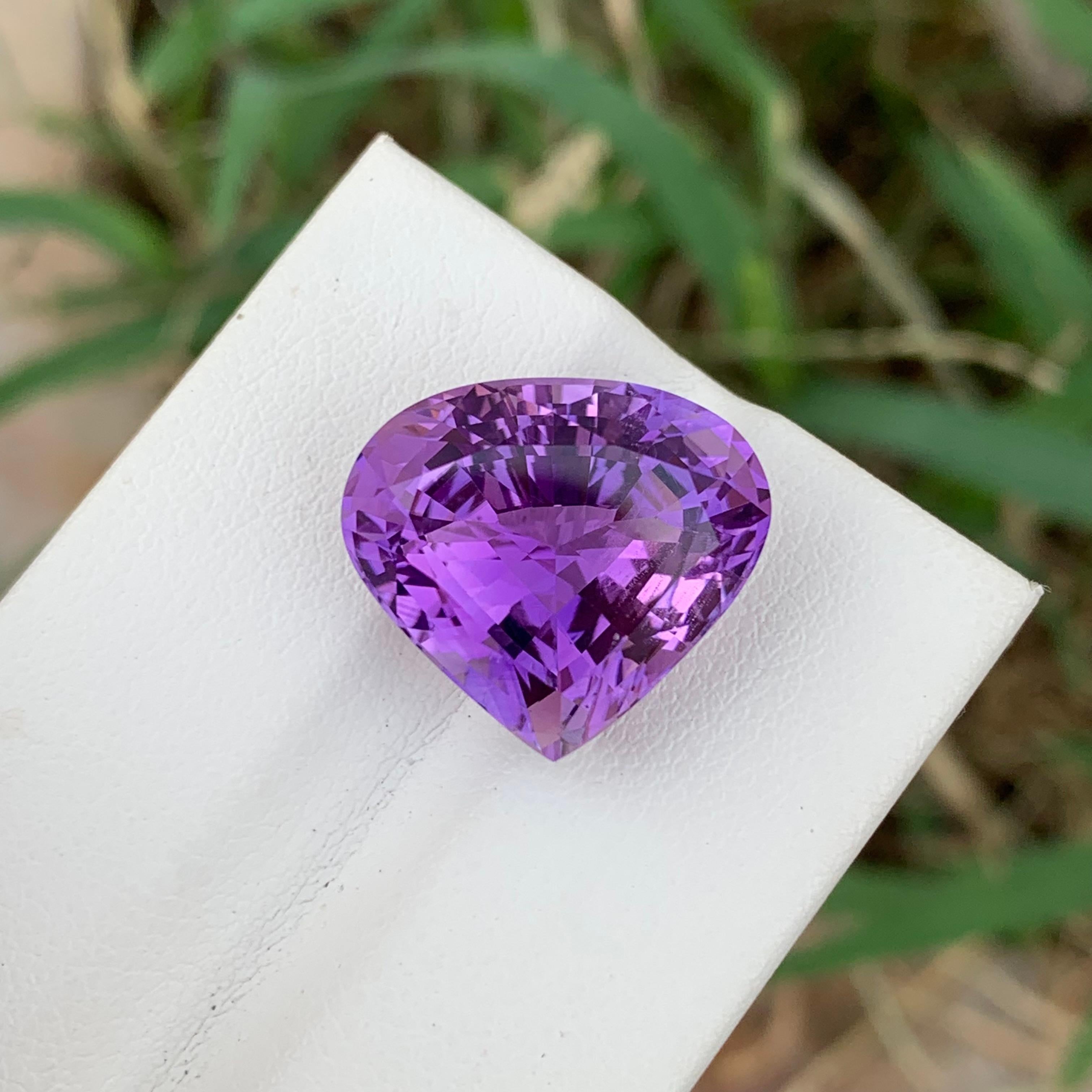 Women's or Men's 12.25 Carat Natural Loose Amethyst Pear Shape Gem For Necklace Jewellery For Sale