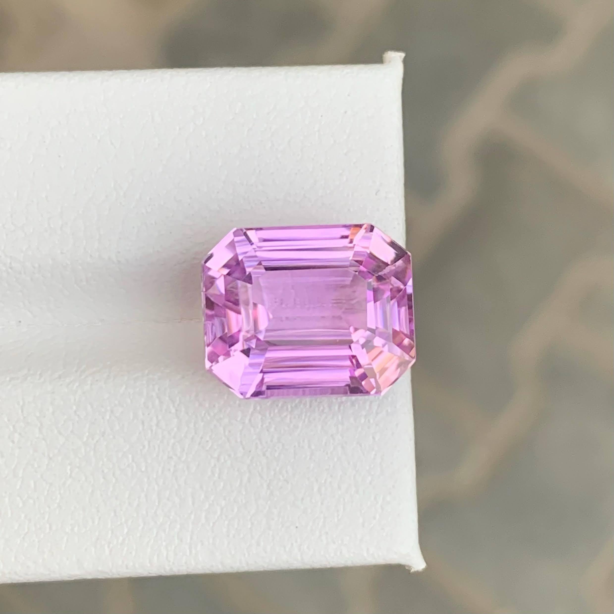 Weight 12.25 carat 
Dimensions 13.3x10.9x9.1mm
Treatment None 
Origin Afghan 
Clarity Eye Clean 
Shape Cut Emerald 




This exquisite 12.25 Carat Natural Loose Pink Kunzite is a captivating gemstone that radiates soft elegance and refined beauty.