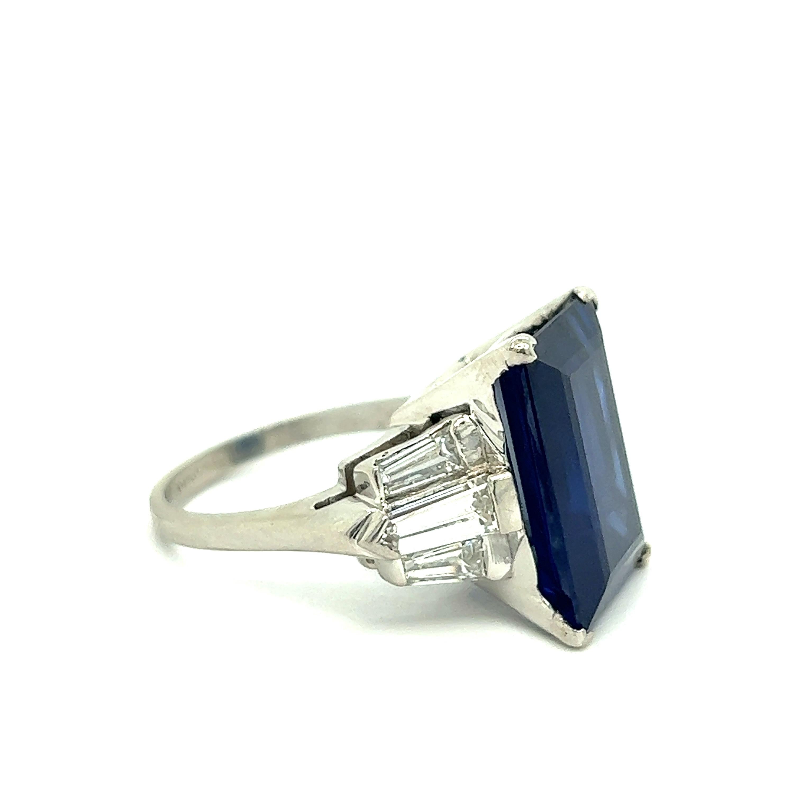 12.25 Carats Sapphire Diamond Cocktail Ring In Excellent Condition For Sale In New York, NY