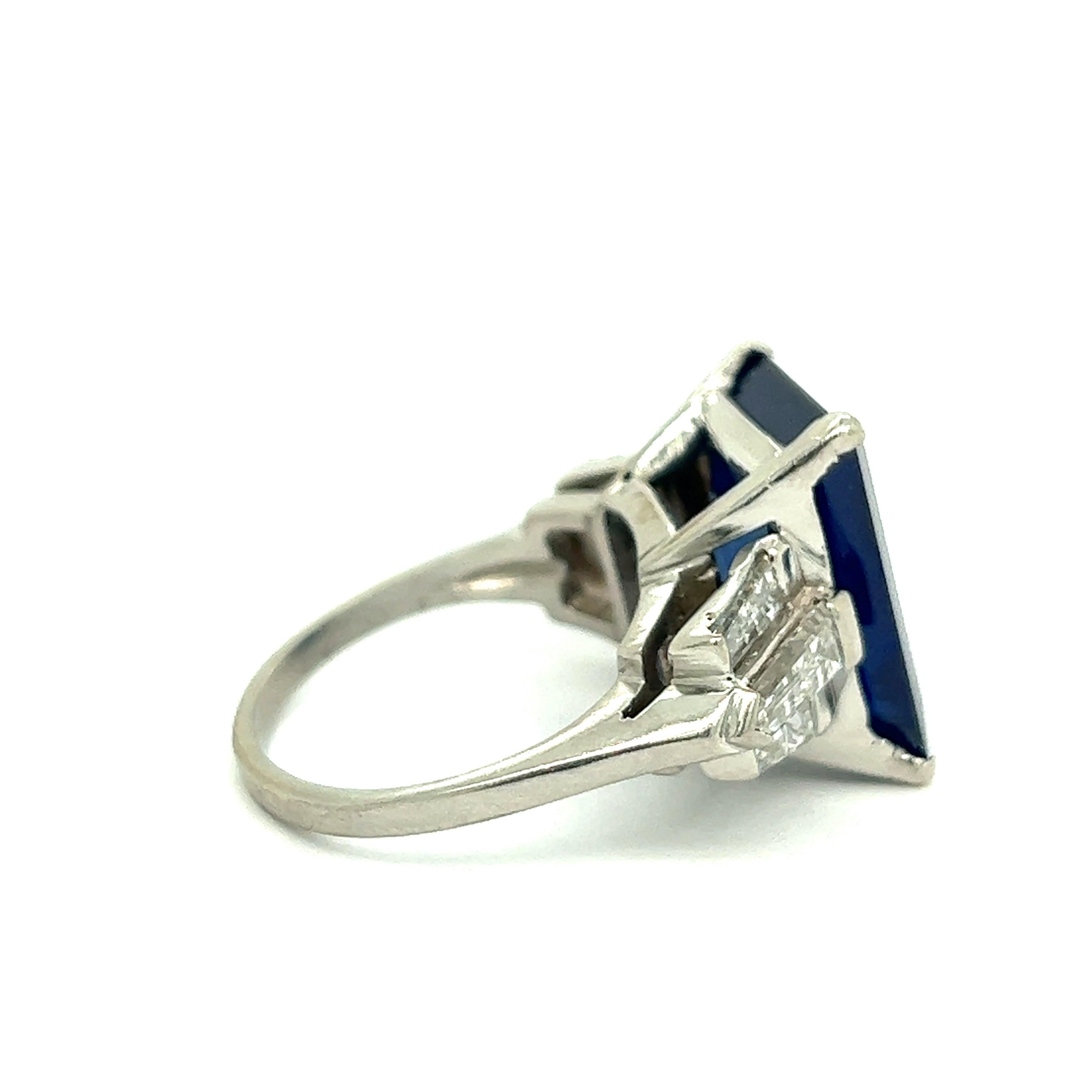Women's 12.25 Carats Sapphire Diamond Cocktail Ring For Sale