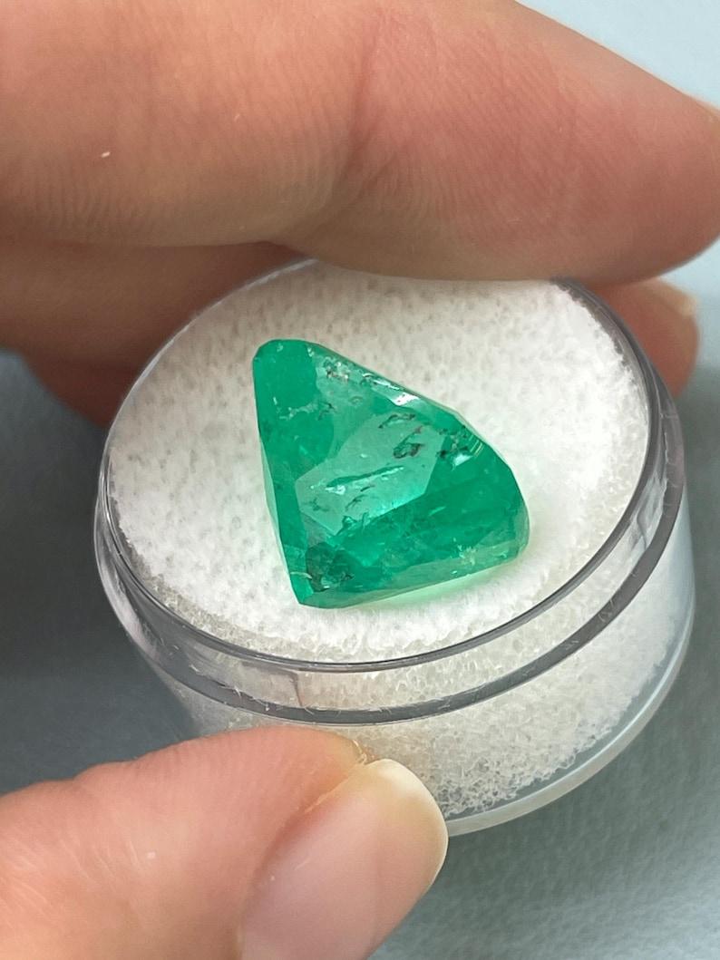12.27 Carat Muzo Yellowish Green Colombian Emerald - Cushion Cut May Birthstone For Sale 2