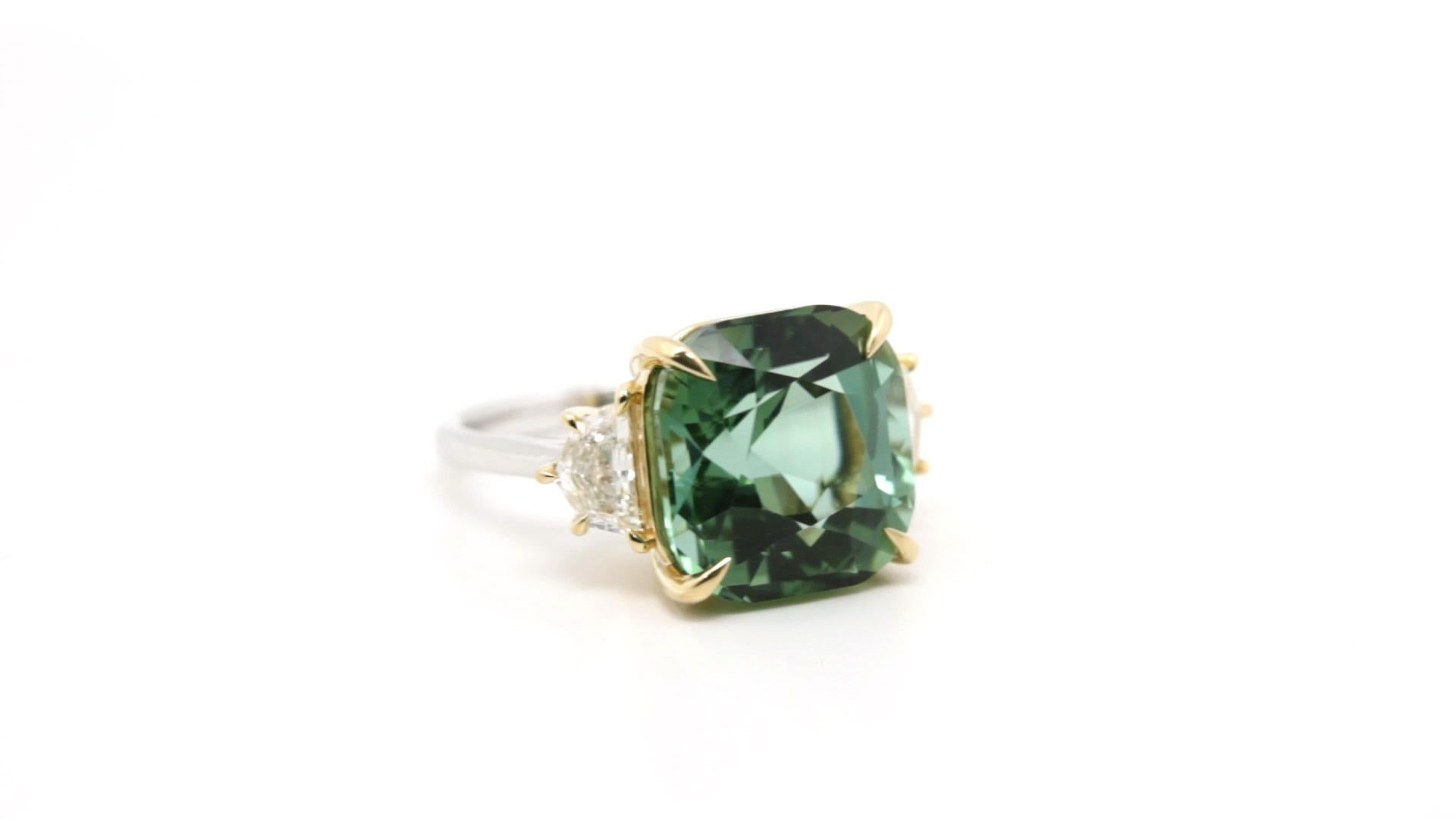 12,27 Karat afghanischer Turmalin & Cadillac Diamantring aus zweifarbigem 18 Karat Gold (Kissenschliff) im Angebot