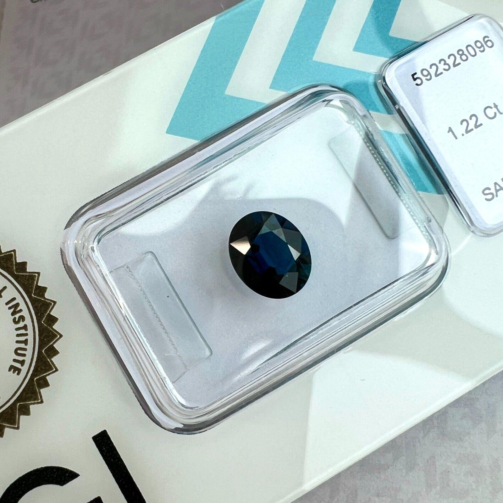 1,22ct Deep Blue Natural Sapphire Rare Oval Cut IGI zertifiziert lose Edelstein VVS (Ovalschliff) im Angebot
