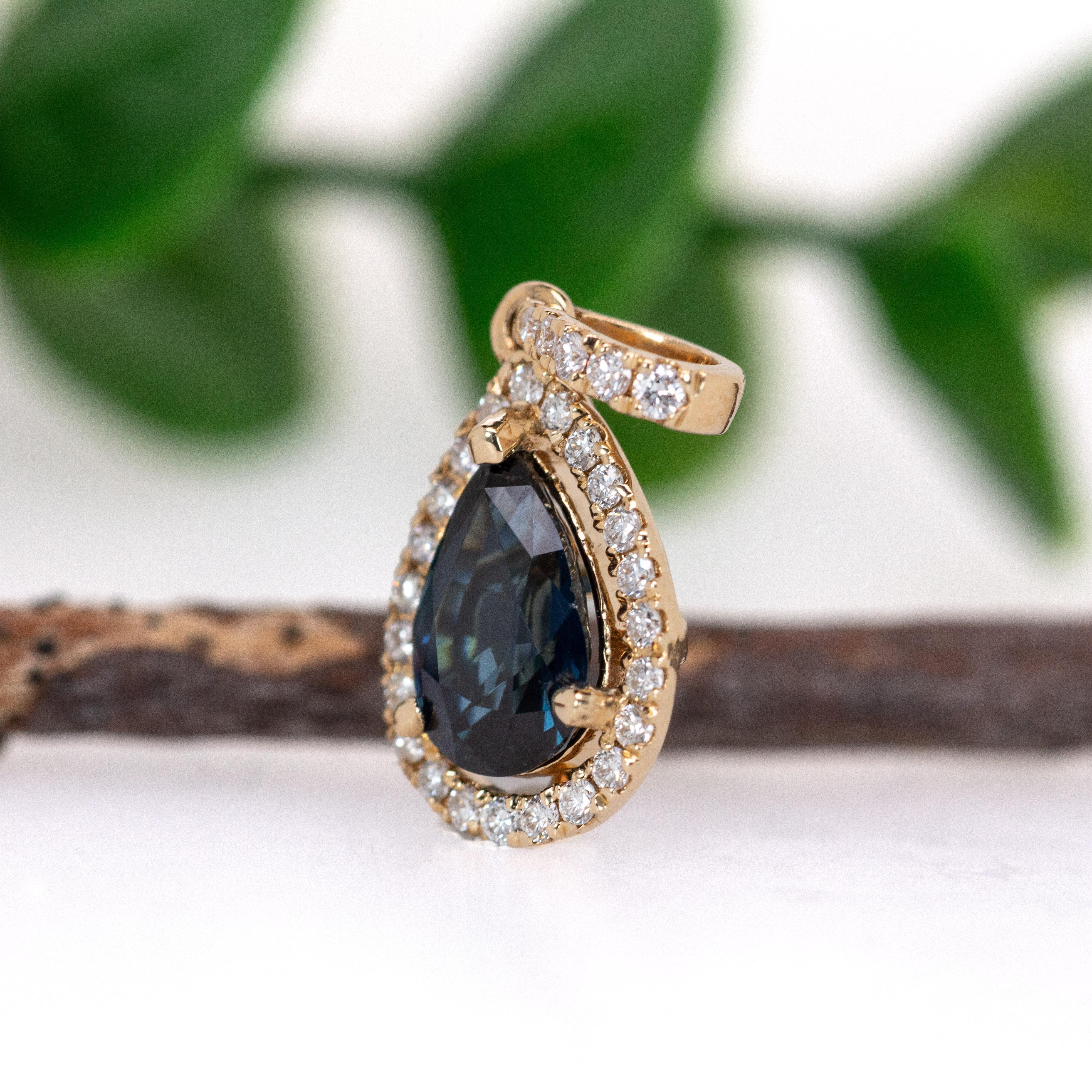 Taglio a goccia Ciondolo con zaffiro di Ceylon da 1,22 carati e diamanti etici in oro massiccio 14K  PE 8x6mm in vendita