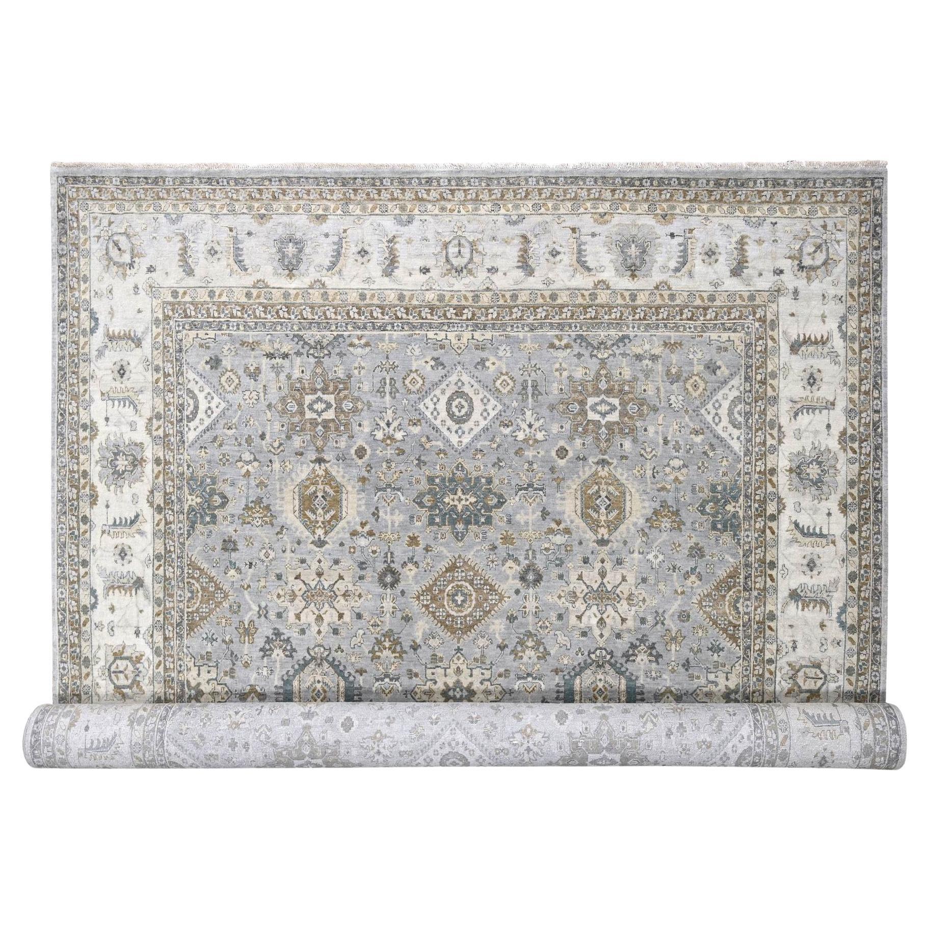 12'2"x18' Lavendelgrauer Wollteppich mit Lexicon-Weißem handgeknüpftem Karajeh-Design im Angebot