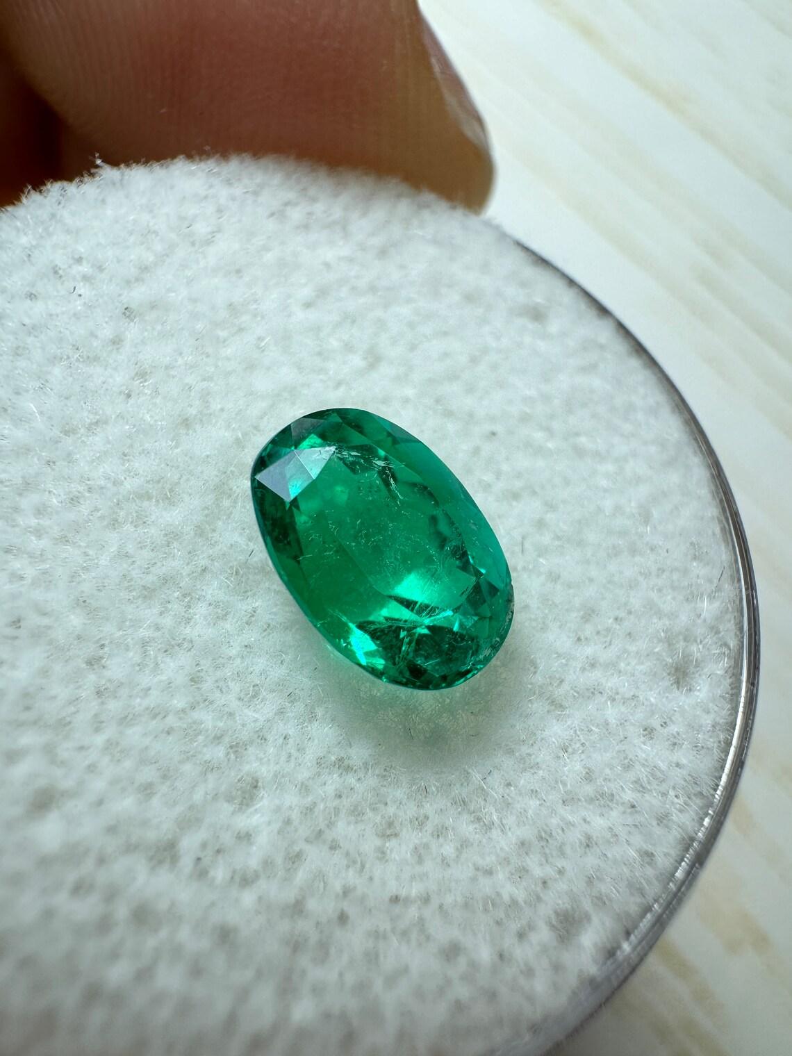 1.23 Karat AAA+ Vivid Bluish Green Kolumbianischer Smaragd - Oval  Mai-Geburtsstein im Zustand „Neu“ im Angebot in Jupiter, FL