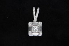 1.23 Carat Diamond Pendant in 18 Karat Gold