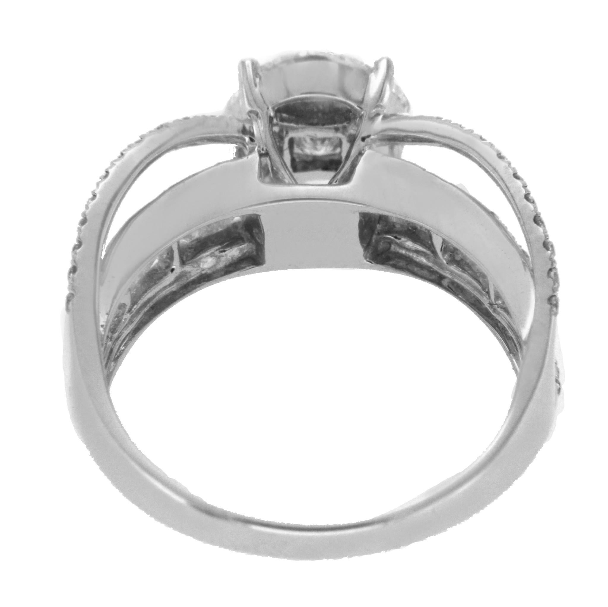 1.23 Carat Diamonds in 18 Karat White Gold Engagement Ring For Sale 1