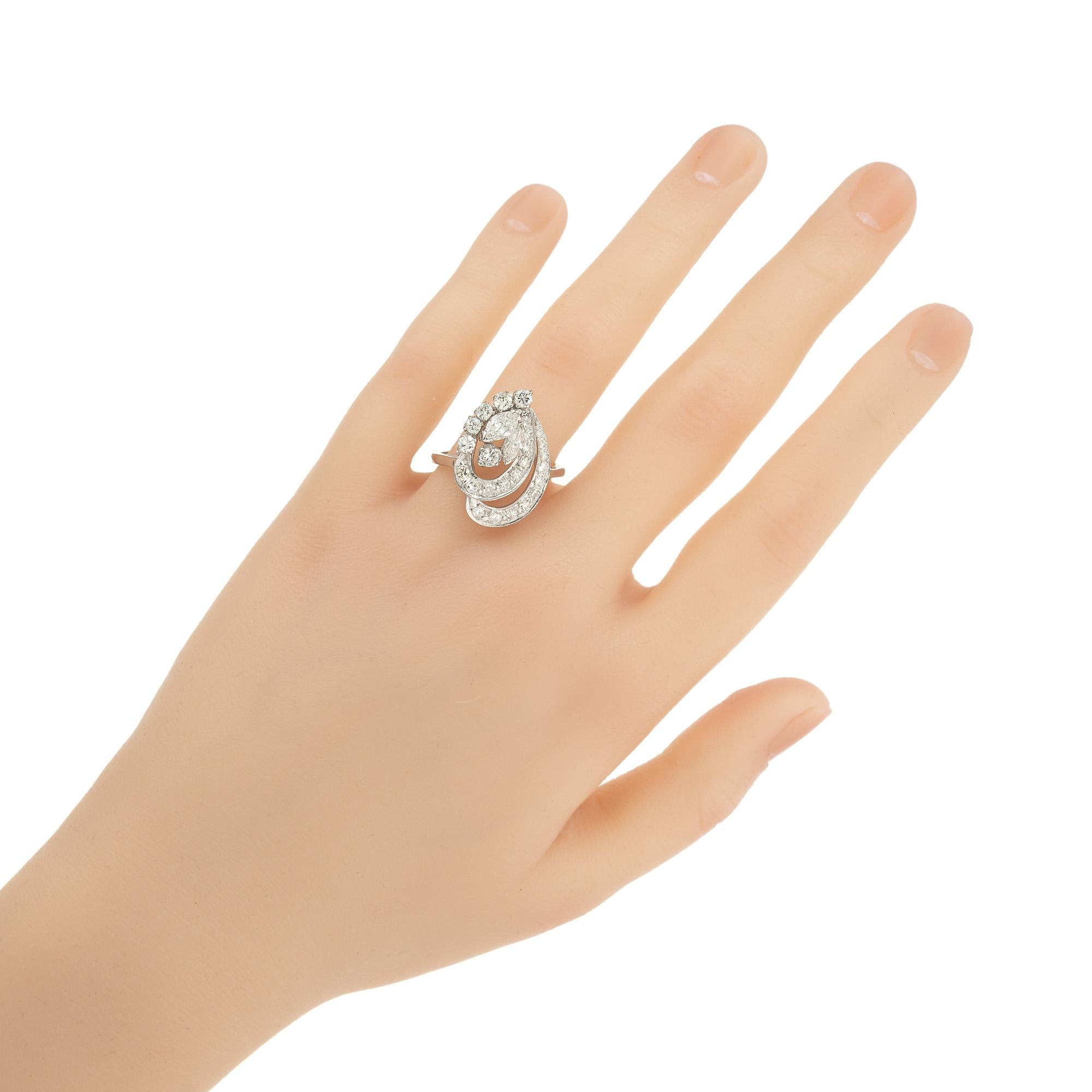 Bague de cocktail en platine avec tourbillon de diamants de 1,23 carat The Modernity en vente 3