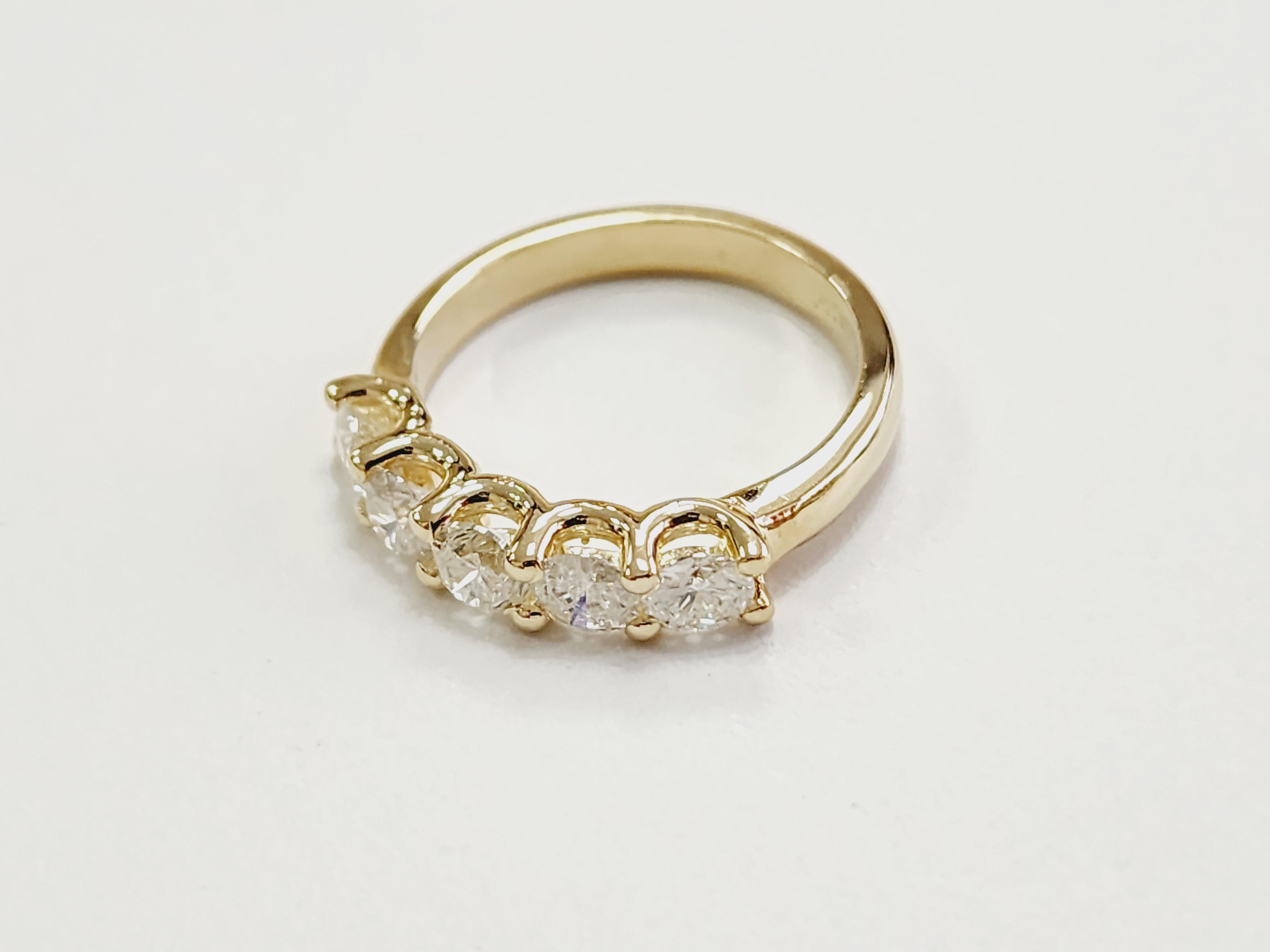 1.23 Carat Natural Diamond Yellow Gold Mini Band Ring 14 Karat In New Condition For Sale In Great Neck Plaza, NY