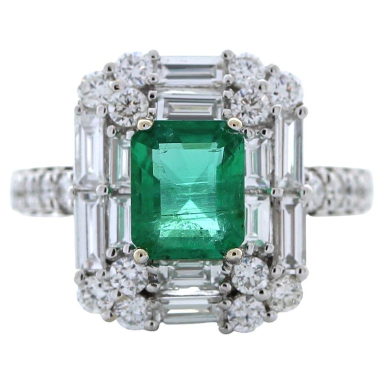 1.23 Carat Wt Green Emerald and Baguette Diamond Fashion Ring in 18k
