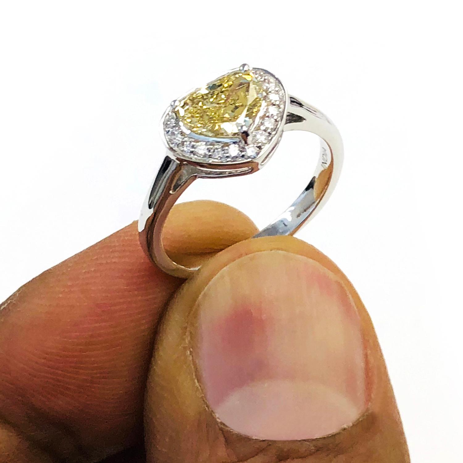 1.23 Carat Yellow Diamond and Diamond 18 Karat White Gold Cocktail Ring In New Condition In Great Neck, NY