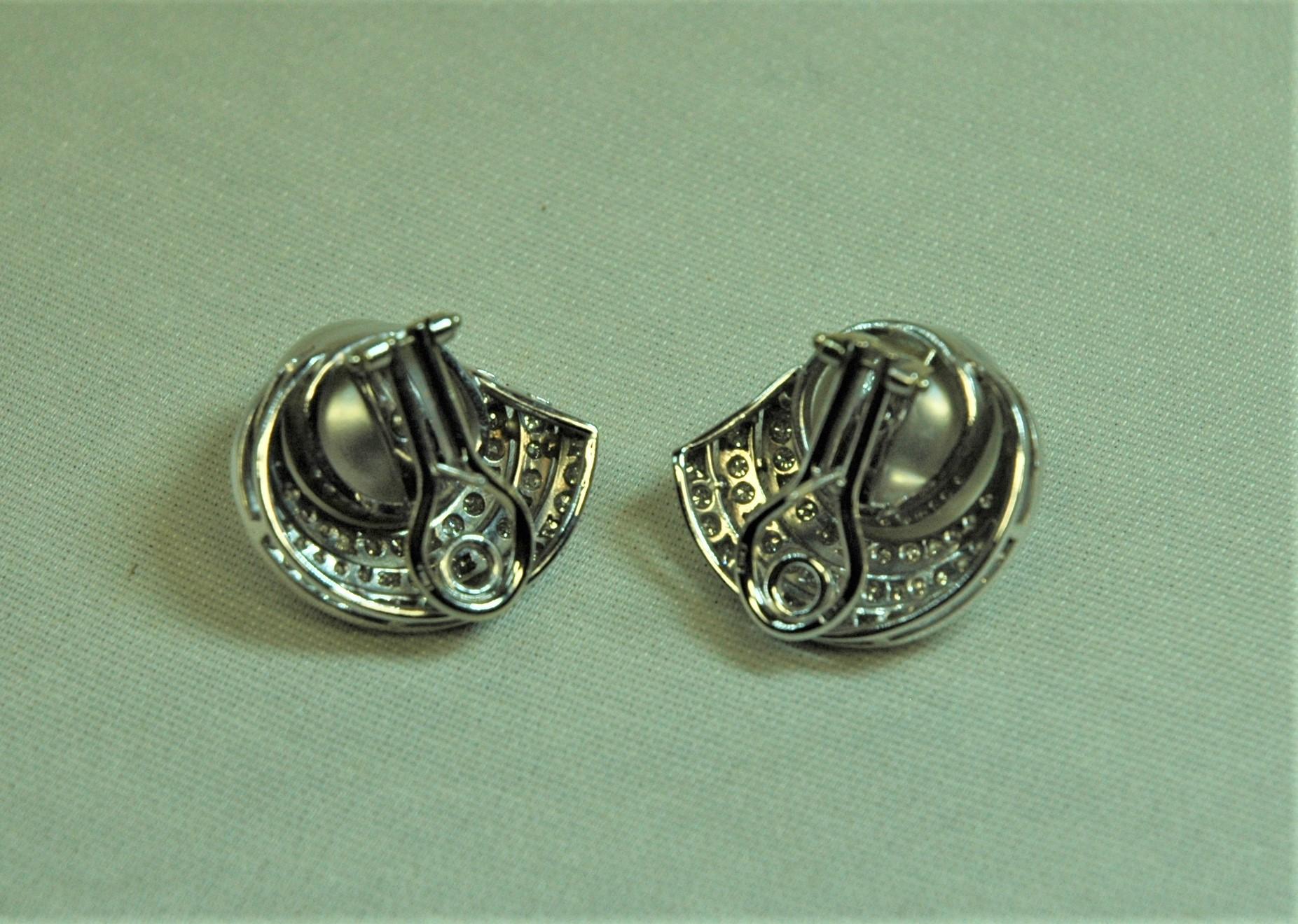 Women's 1.23 Carats Diamonds, Australian Pearls, White Gold Stud Earrings For Sale