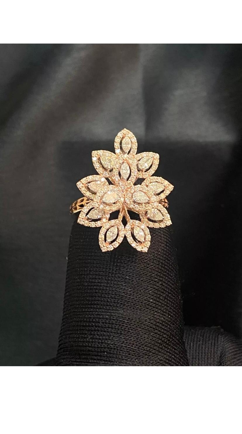 1,23 Carati  Anello con diamanti naturali e fiori d'oro rosé in vendita 6