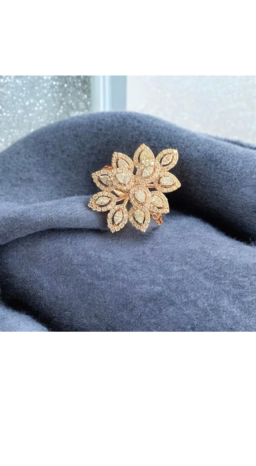 1,23 Carati  Anello con diamanti naturali e fiori d'oro rosé In condizioni Nuovo in vendita a Massafra, IT
