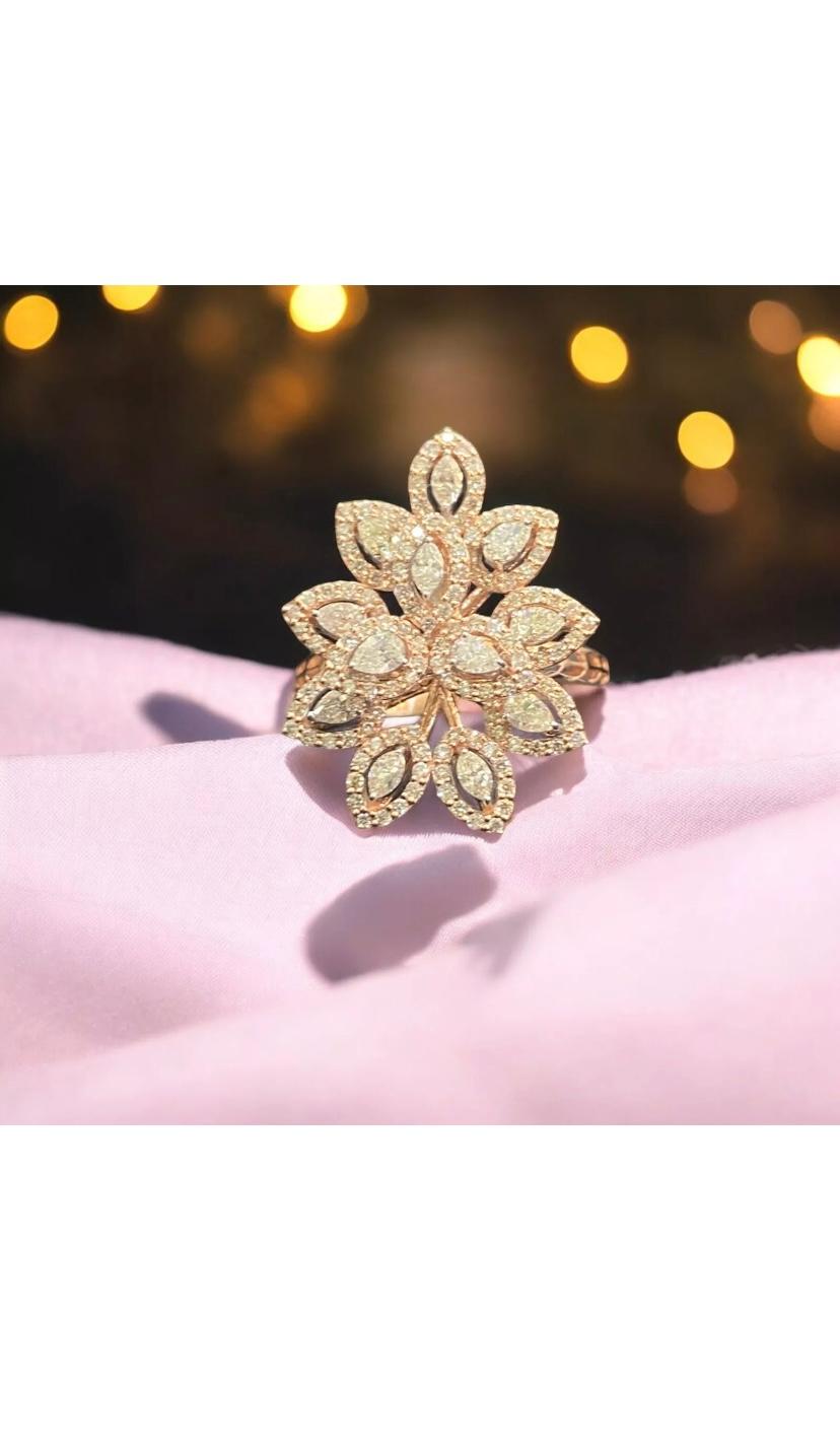 1,23 Carati  Anello con diamanti naturali e fiori d'oro rosé in vendita 2