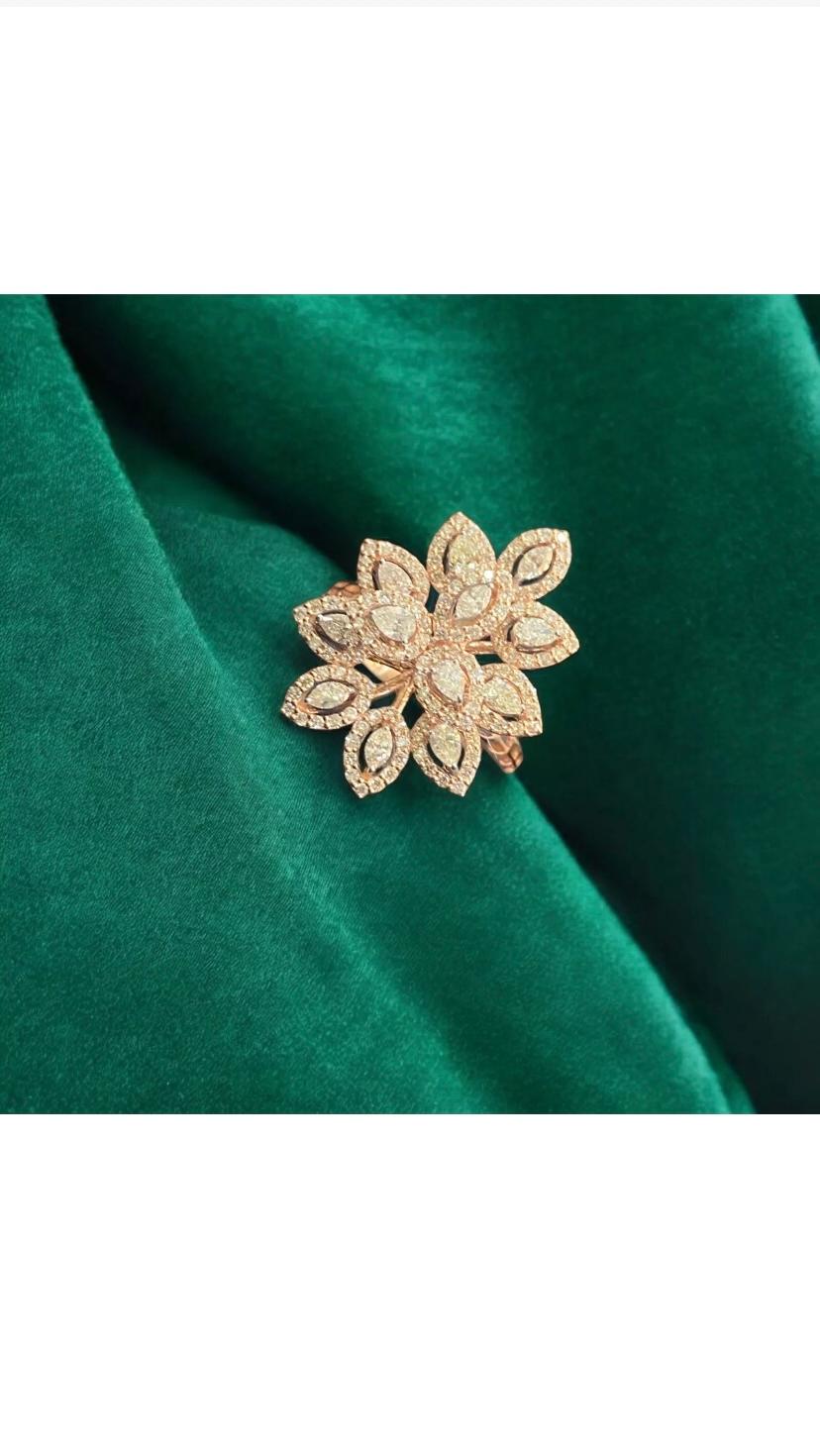 1,23 Carati  Anello con diamanti naturali e fiori d'oro rosé in vendita 3