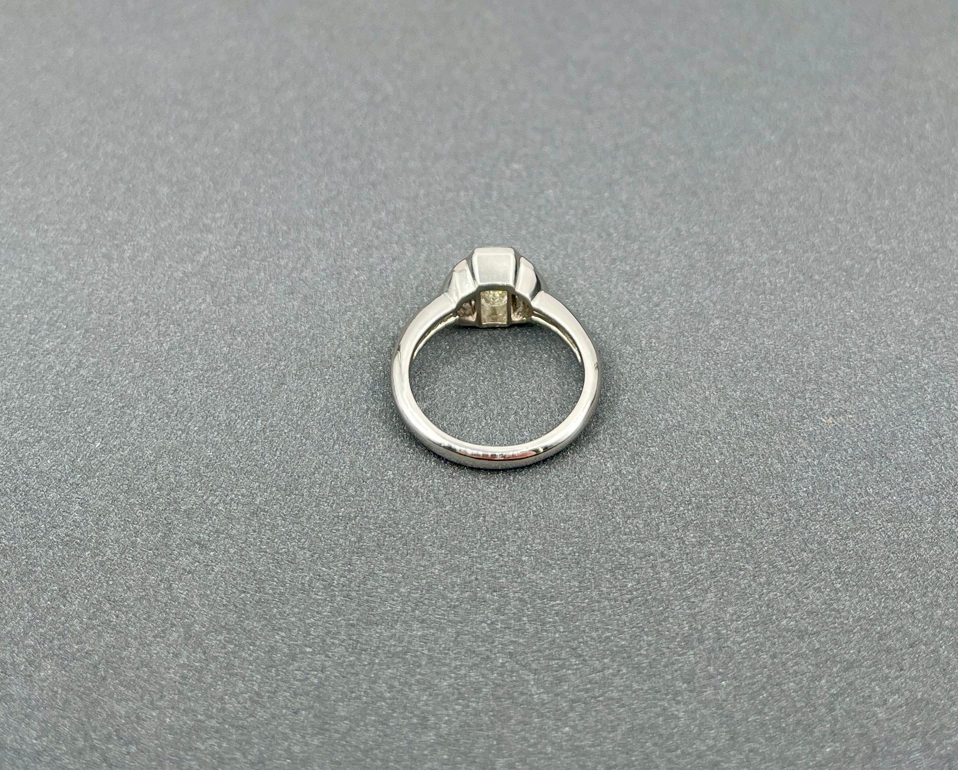 Women's or Men's 1.73 ct GIA Certified Emerald Cut Diamond Ring For Sale