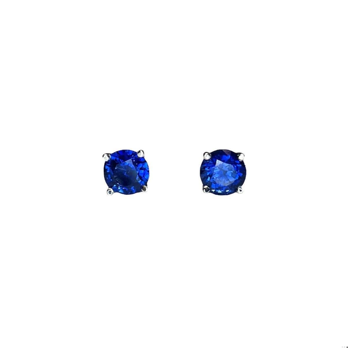 1.23 ct Natural Sapphire Stud Earrings In New Condition For Sale In Chicago, IL