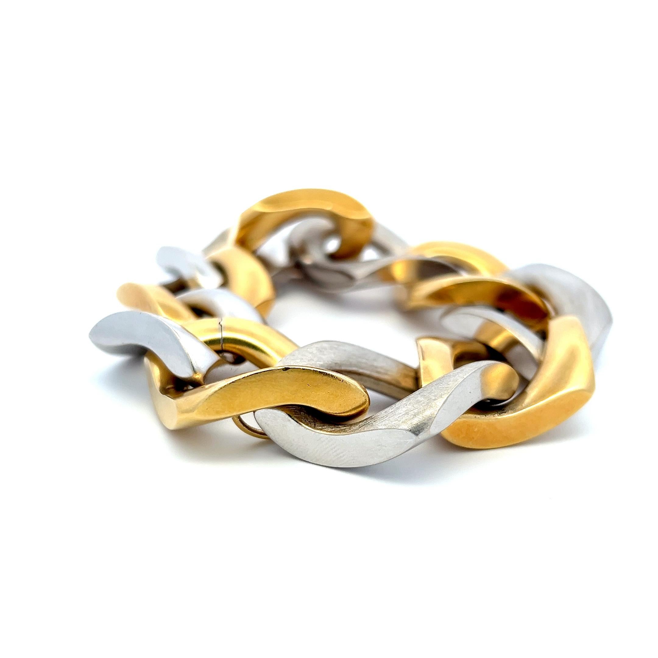 123 Grams 8.5 inch 18 Karat Two Tone Gold Large Link Bracelet In Good Condition For Sale In New York, NY