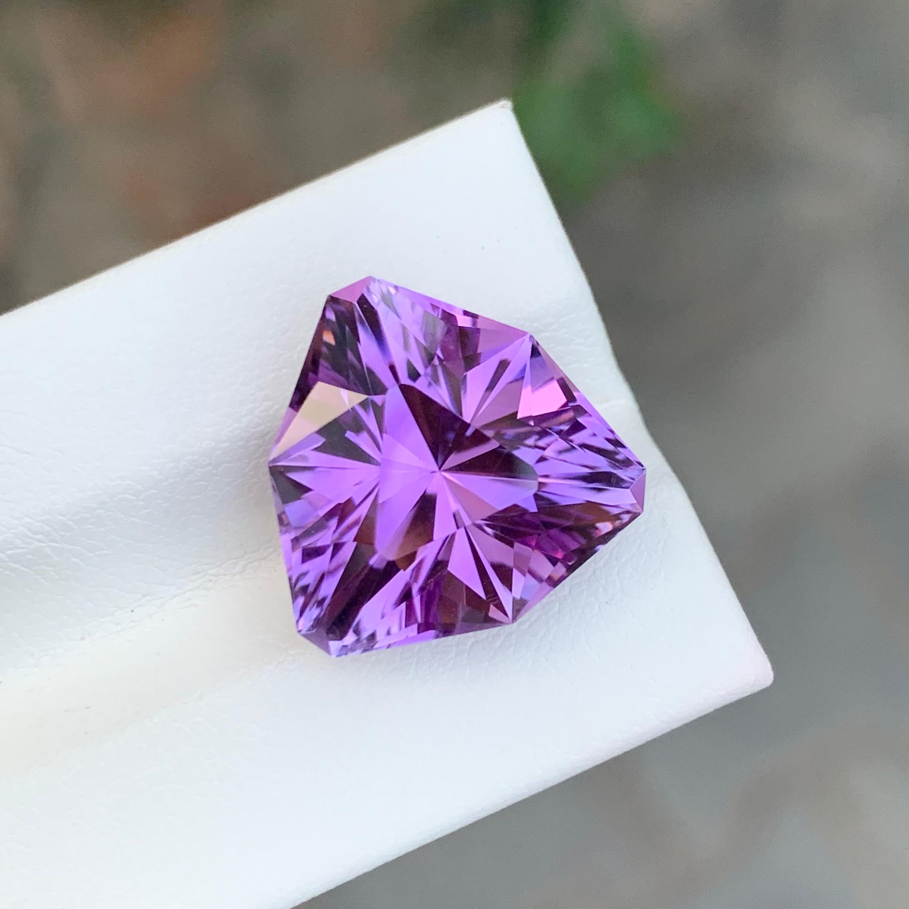 12,30 Karat Natürlicher loser Amethyst Schildform Edelstein (Schildschliff) im Angebot