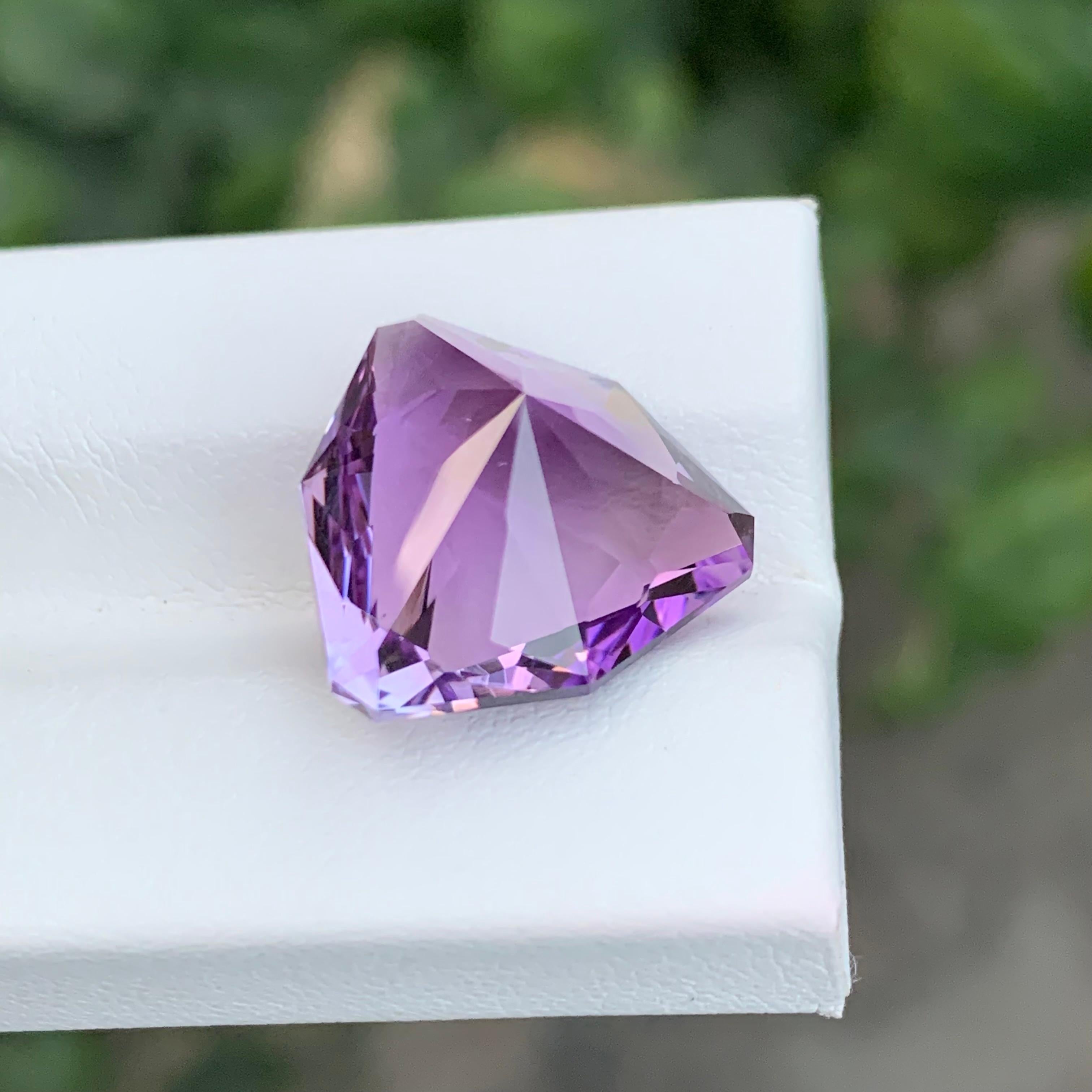 12,30 Karat Natürlicher loser Amethyst Schildform Edelstein für Damen oder Herren im Angebot