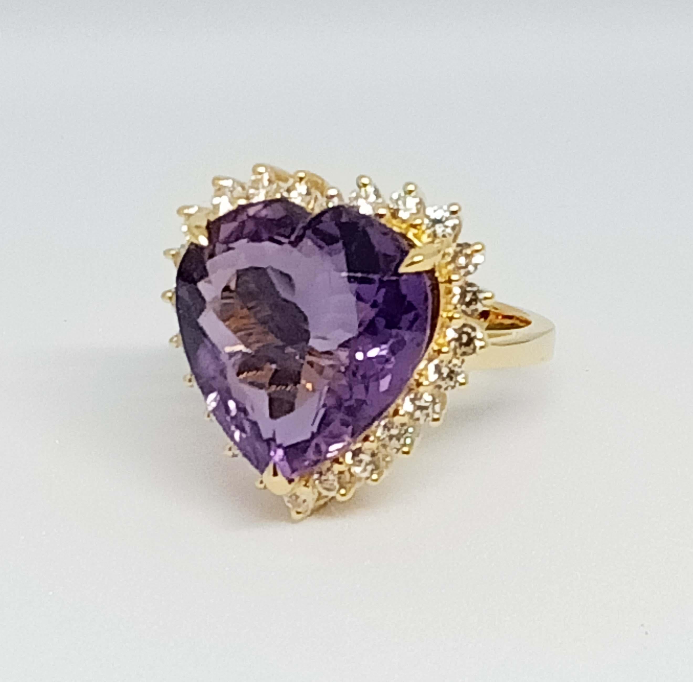 Contemporary 12.30cts Amethyst ring.Sterling Silver in 18K Gold Plated For Sale