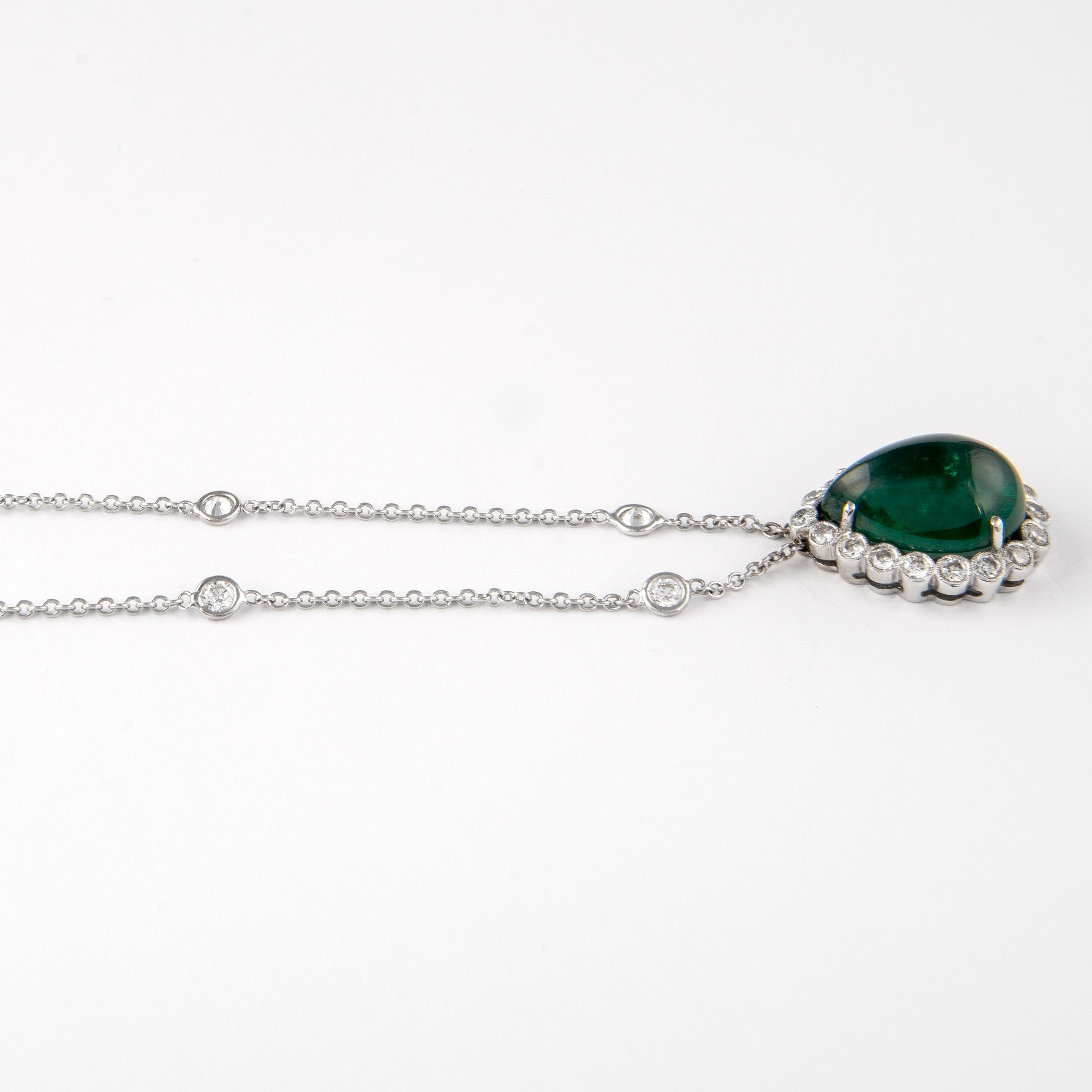Alexander Beverly Hills - Collana con smeraldo cabochon a pera e diamanti 18k da 12,31 ct. In condizioni Nuovo in vendita a BEVERLY HILLS, CA