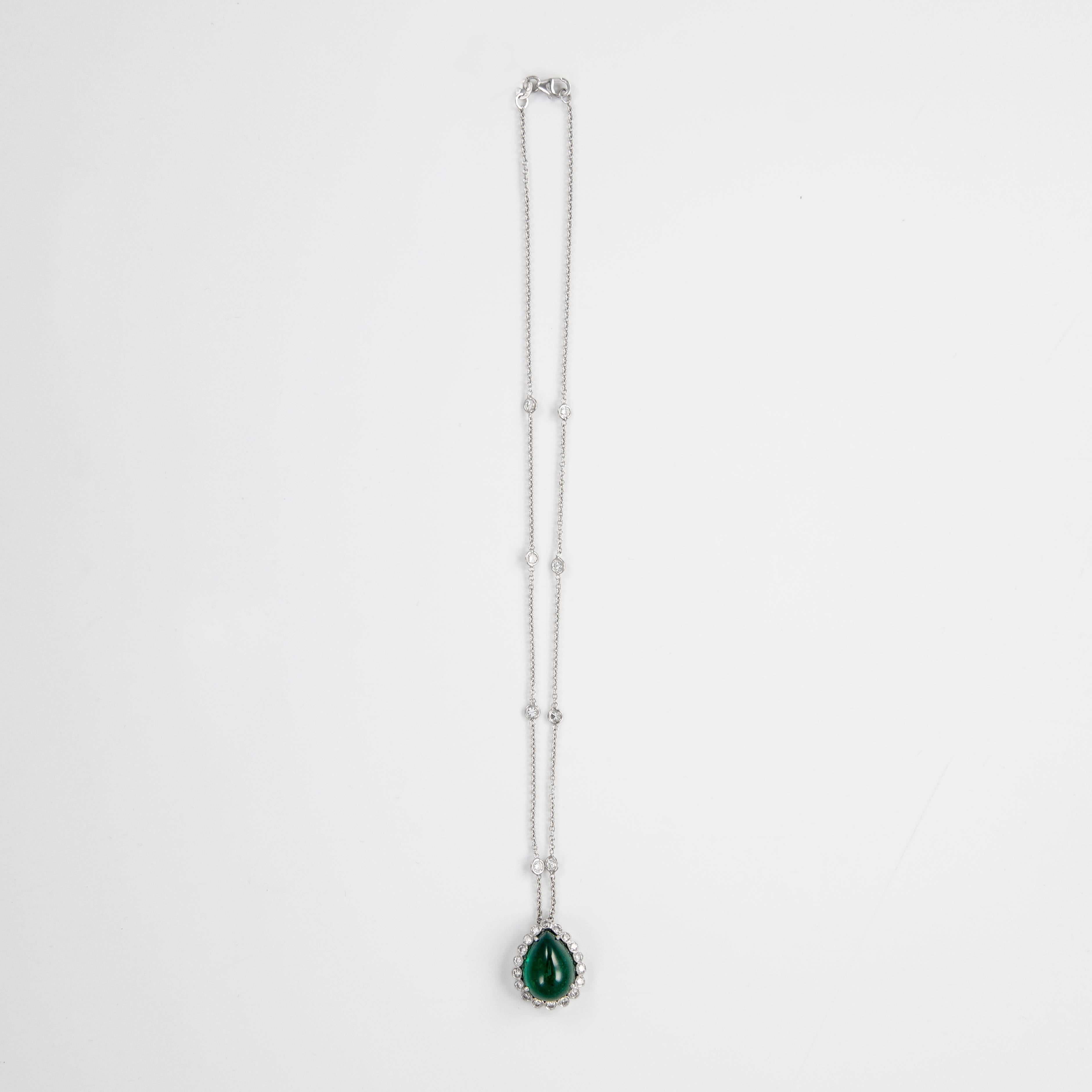 Donna Alexander Beverly Hills - Collana con smeraldo cabochon a pera e diamanti 18k da 12,31 ct. in vendita