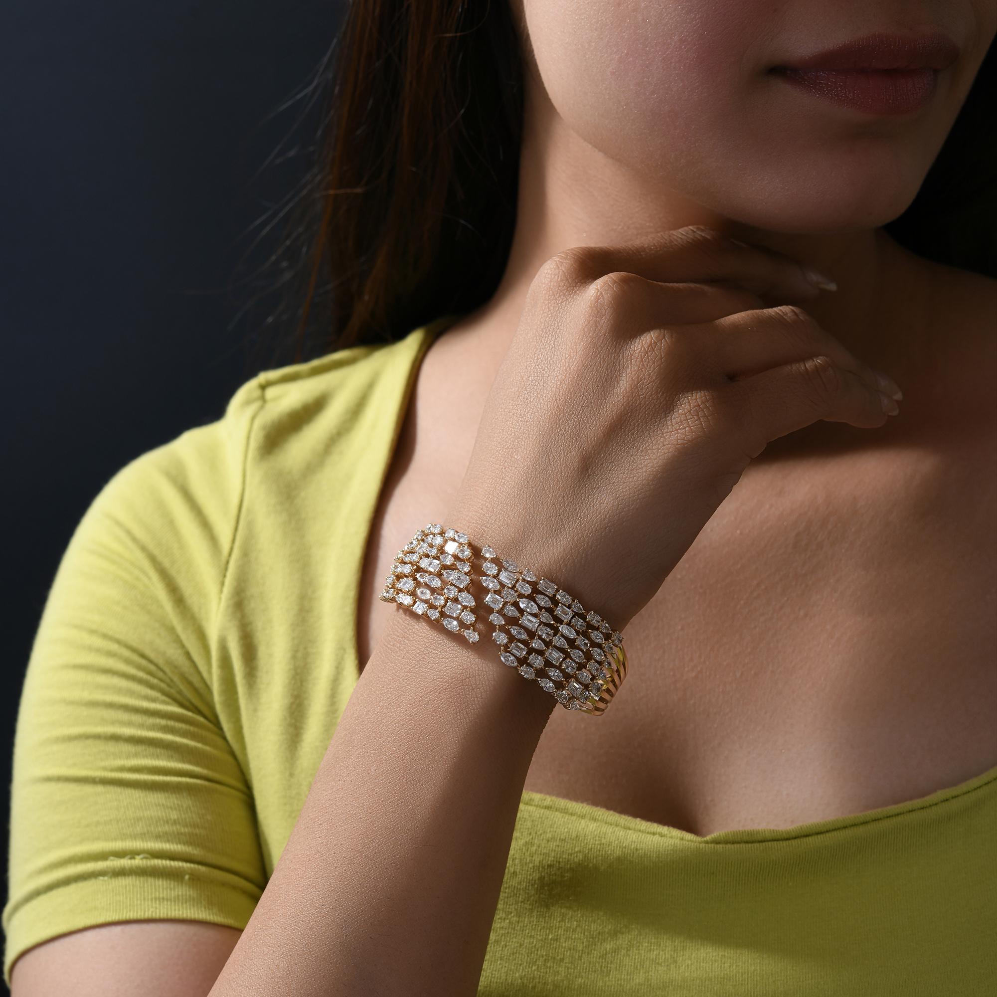 12,32 Quilates SI Claridad HI Color Diamante Brazalete Puño Oro Amarillo 9 Kilates en Nuevo estado para la venta en Diera, Dubai