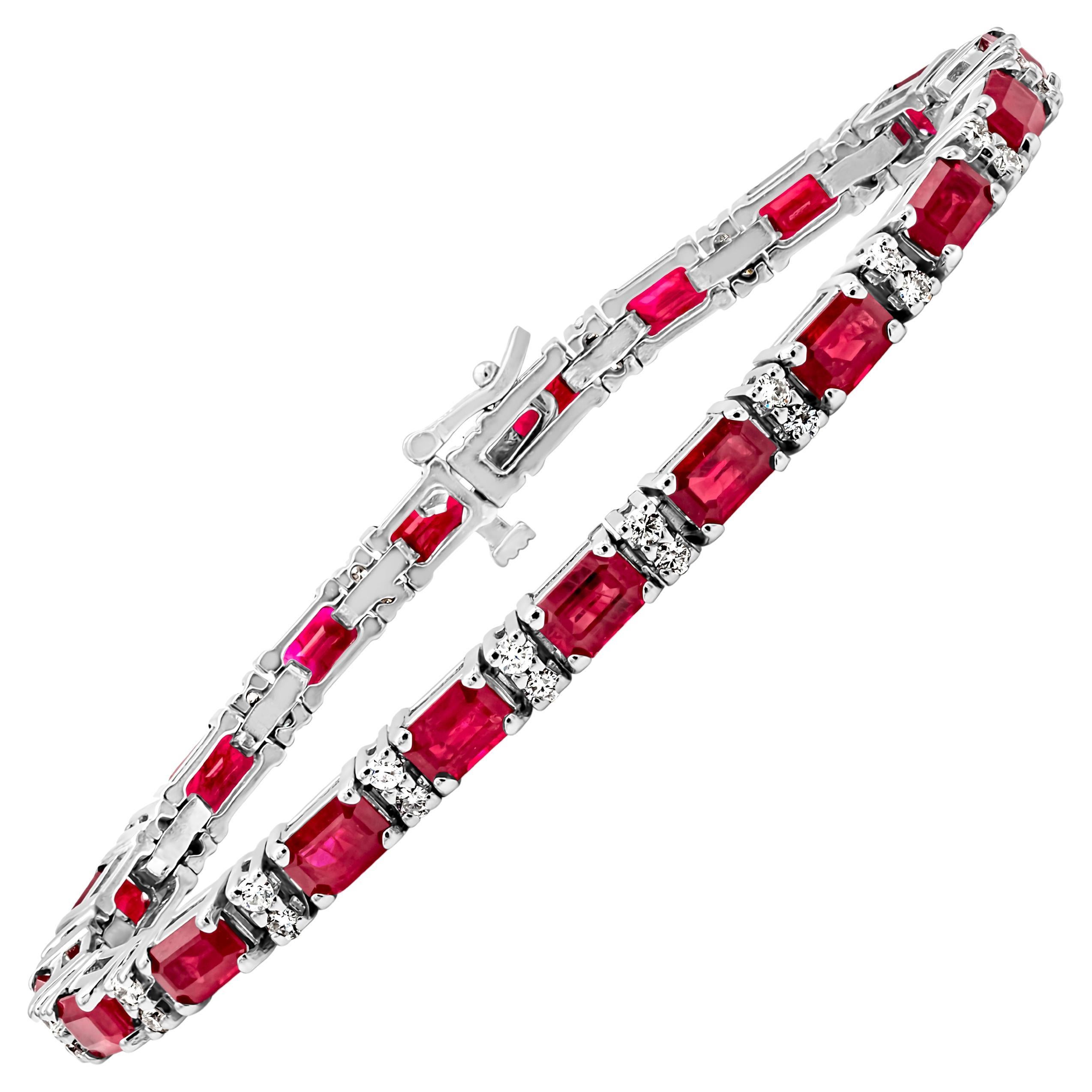 Roman Malakov Bracelet tennis avec rubis birman taille émeraude de 12,33 carats et diamants