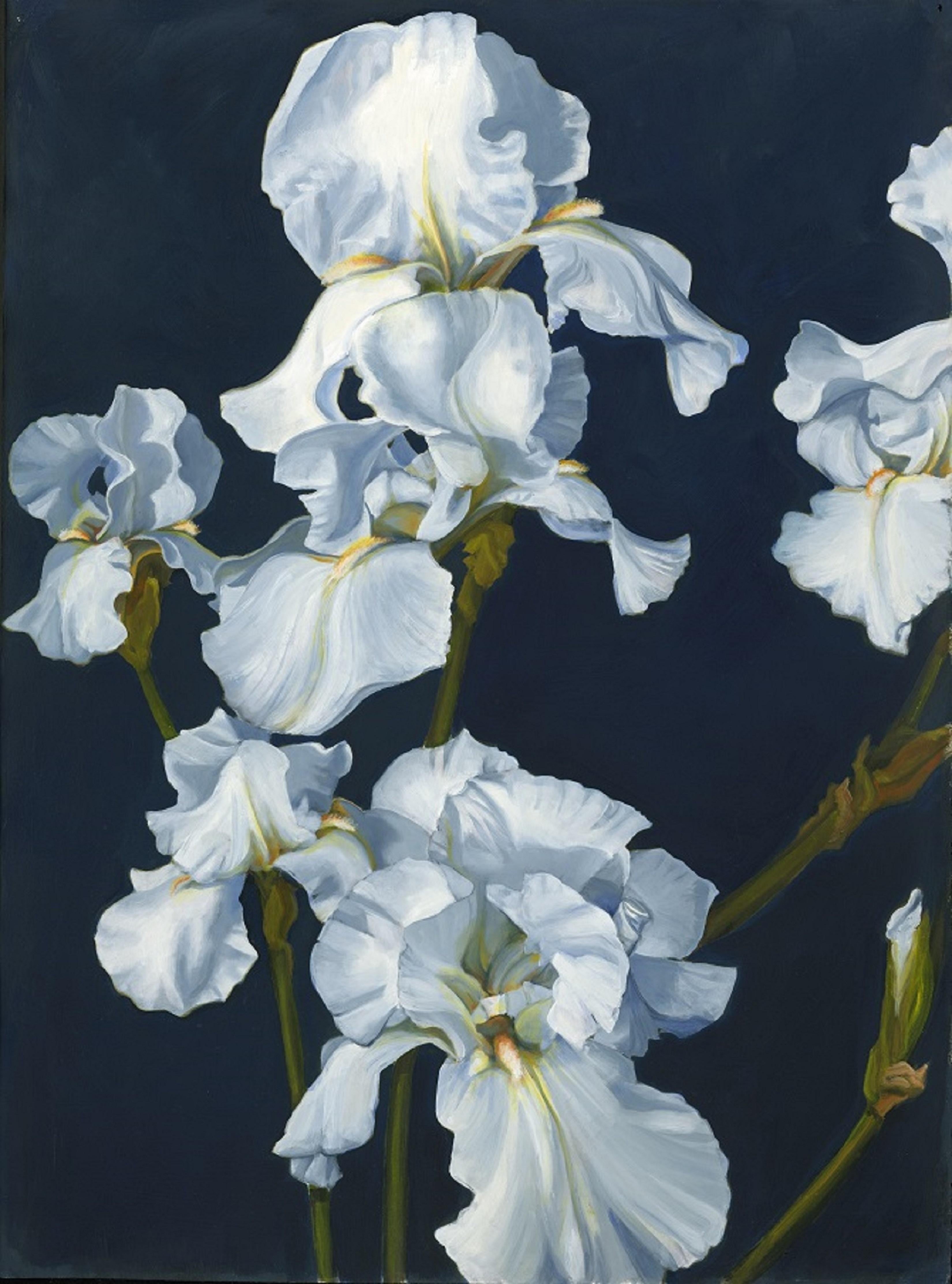 Weiße weiße Iris, Mitternacht, Gemälde, Öl auf Holzplatte – Painting von Marie Alsbrooks