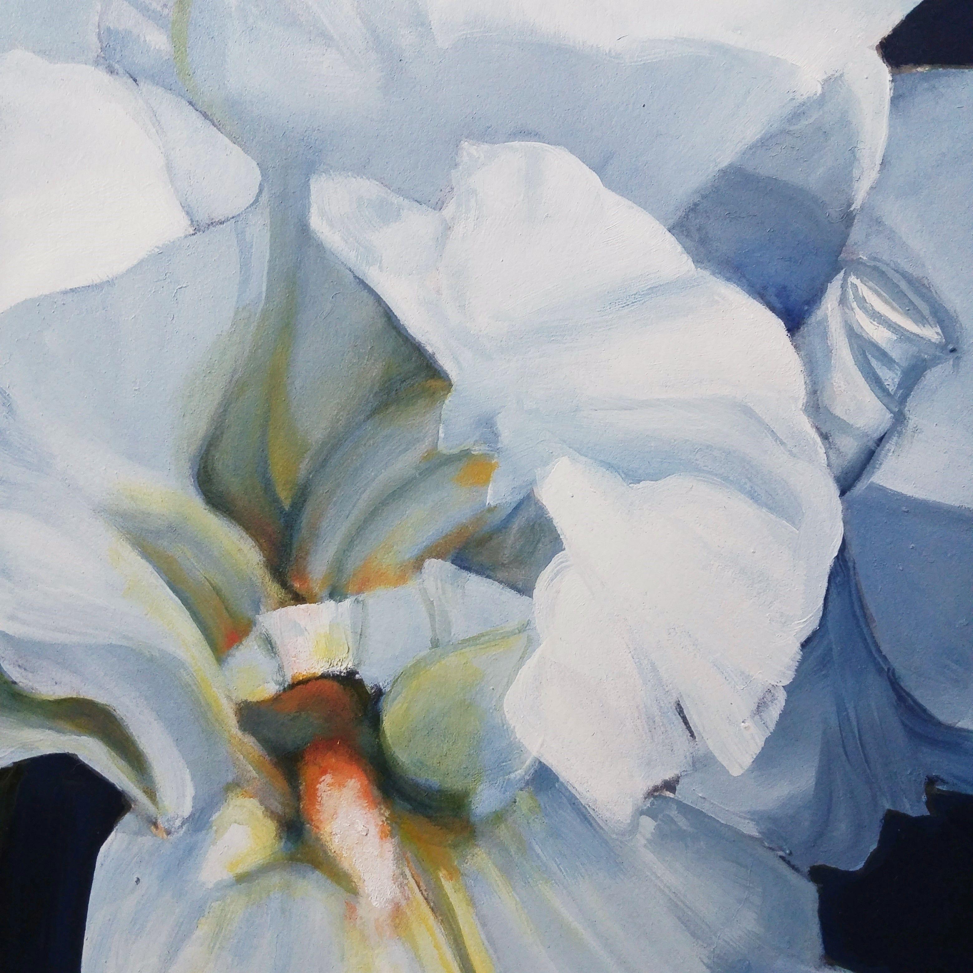 Weiße weiße Iris, Mitternacht, Gemälde, Öl auf Holzplatte im Angebot 2