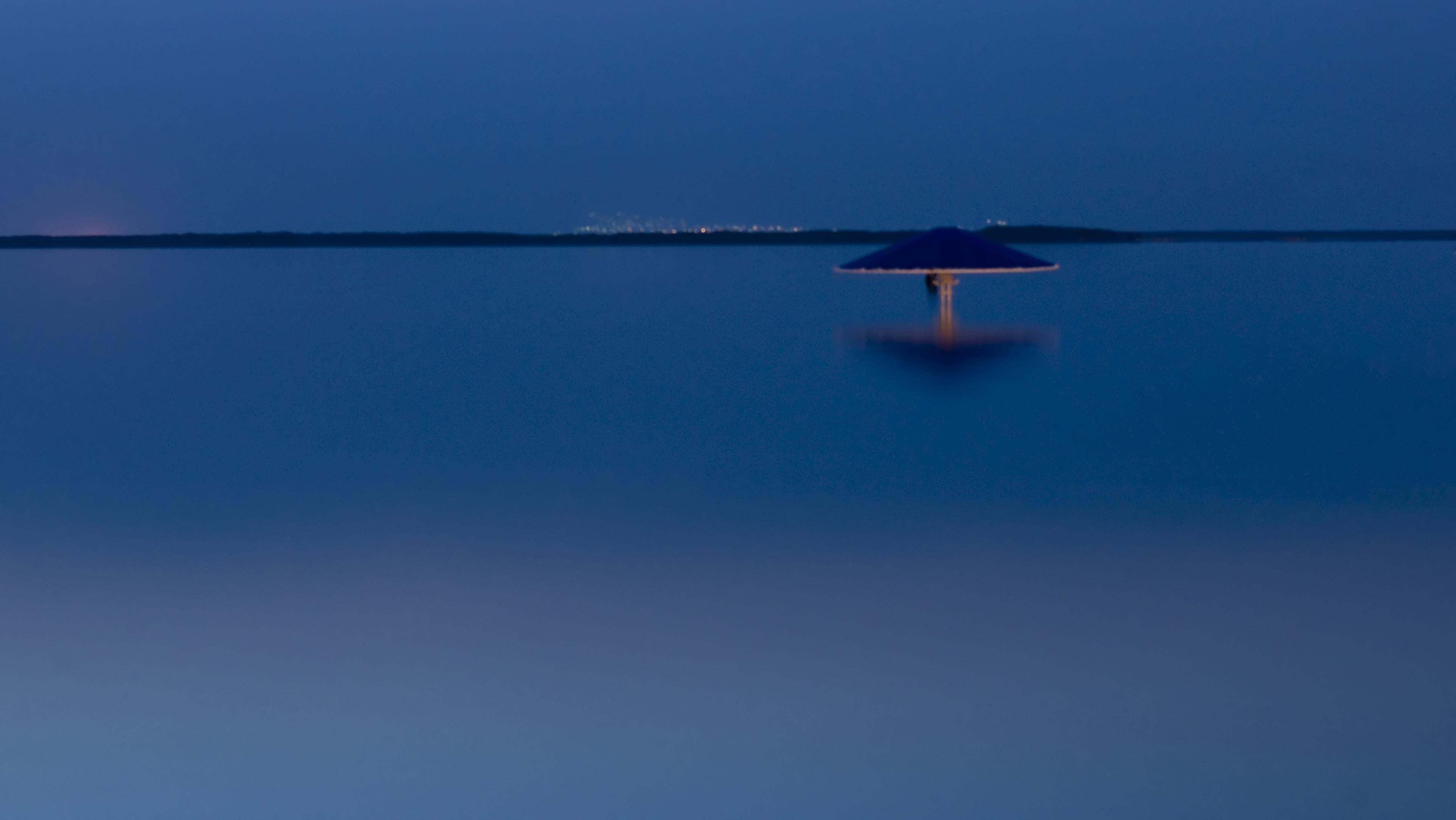Kobby Dagan Color Photograph – Dead Sea, Fotografie, C-Typ