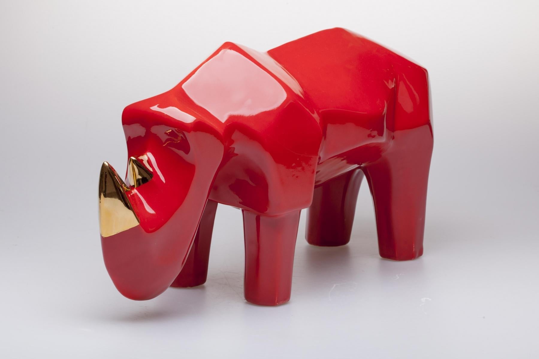 Red rhino - XXI century, Figurative animal sculpture, Ceramic - Sculpture by Jakub Niewdana