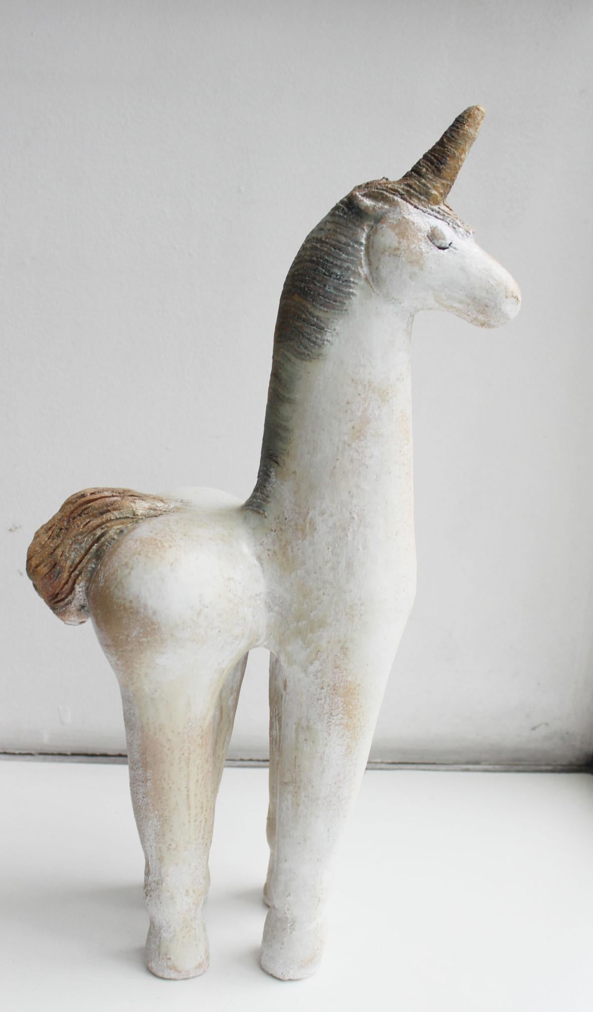 Katarzyna Nowak Figurative Sculpture - Unicorn - XXI century, Ceramic figurative sculpture, Animals