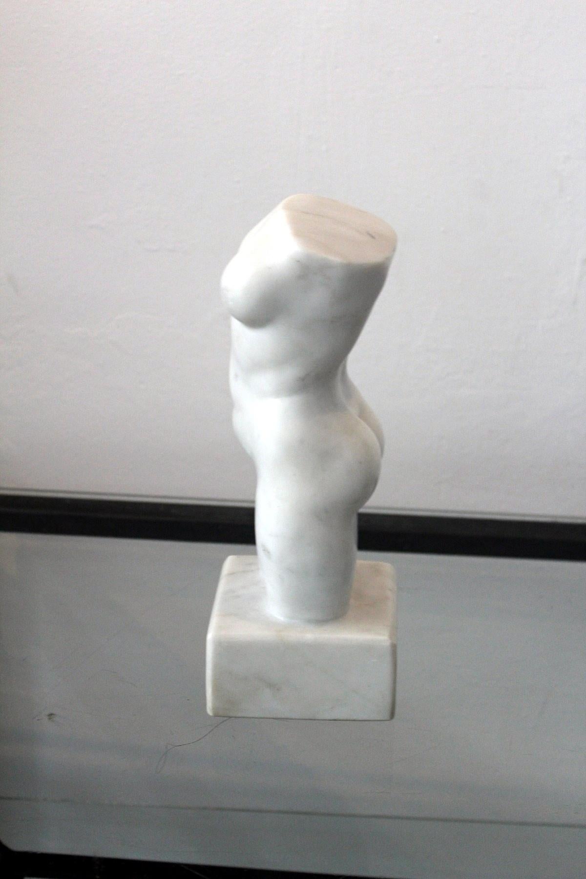 Figurative Marmorskulptur „Nackter Akt“ aus dem 21. Jahrhundert (Sonstige Kunststile), Sculpture, von Ryszard Piotrowski