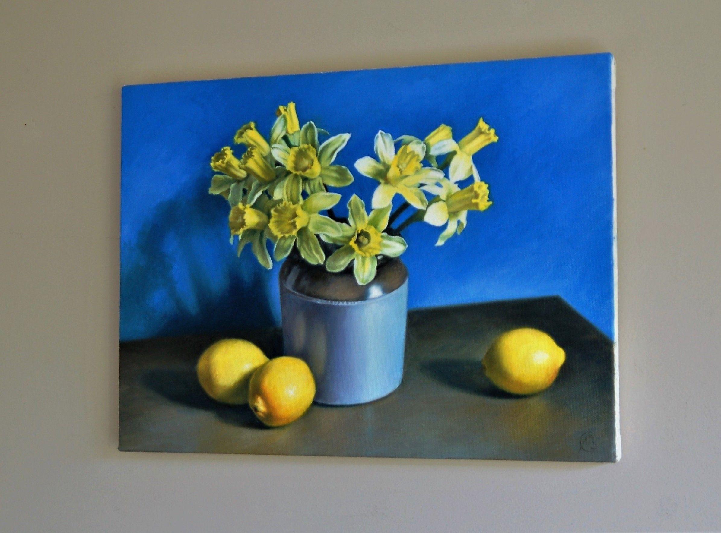 La primavera è arrivata con i narcisi e i nuovi inizi; i limoni erano il colore perfetto per loro: Pittura :: Realismo :: Questo quadro è accompagnato da un certificato ufficiale di autenticità firmato dall'artista :: Pronto da appendere: No ::