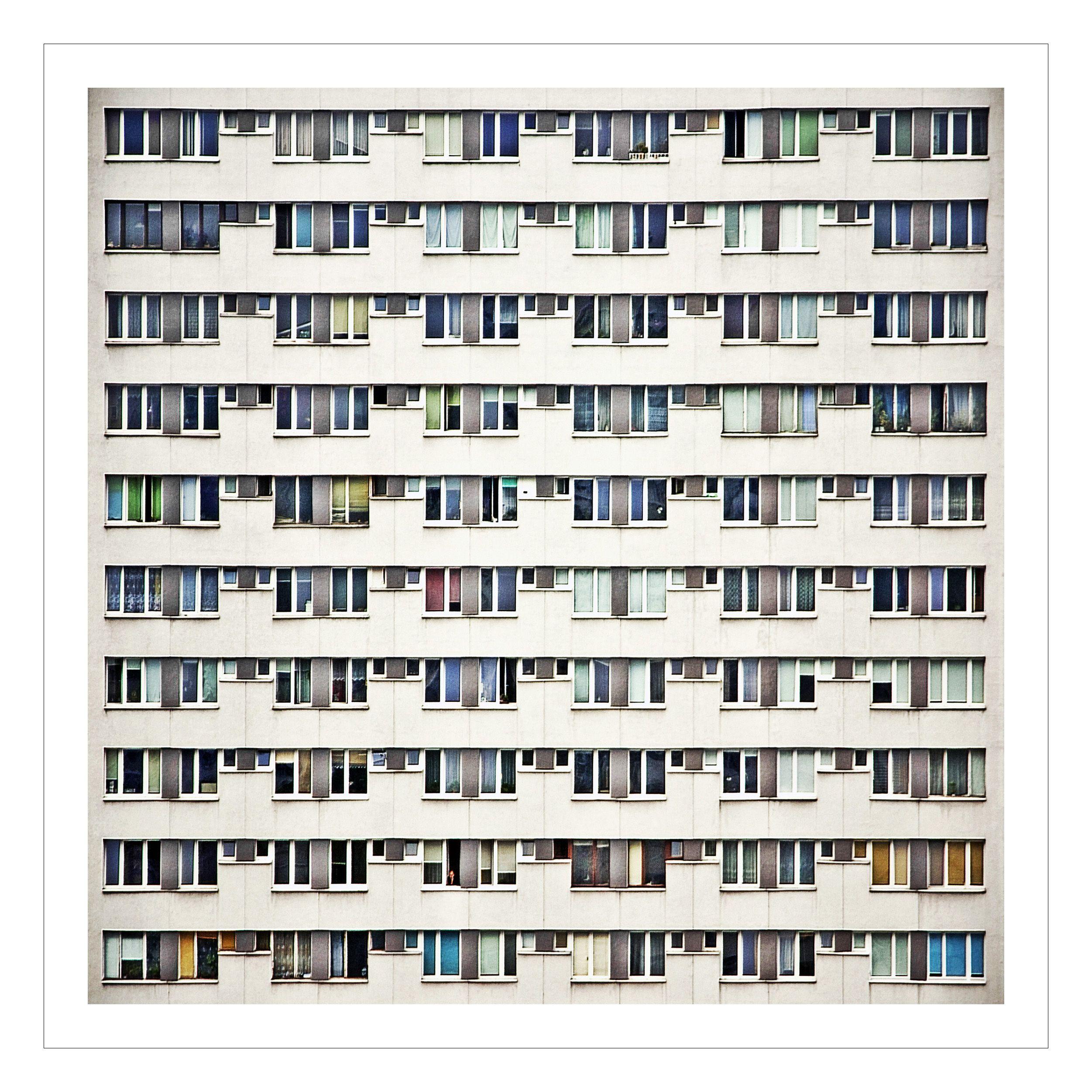 Beata Podwysocka Color Photograph – Row In a Row, Fotografie, Archivtinte Jet