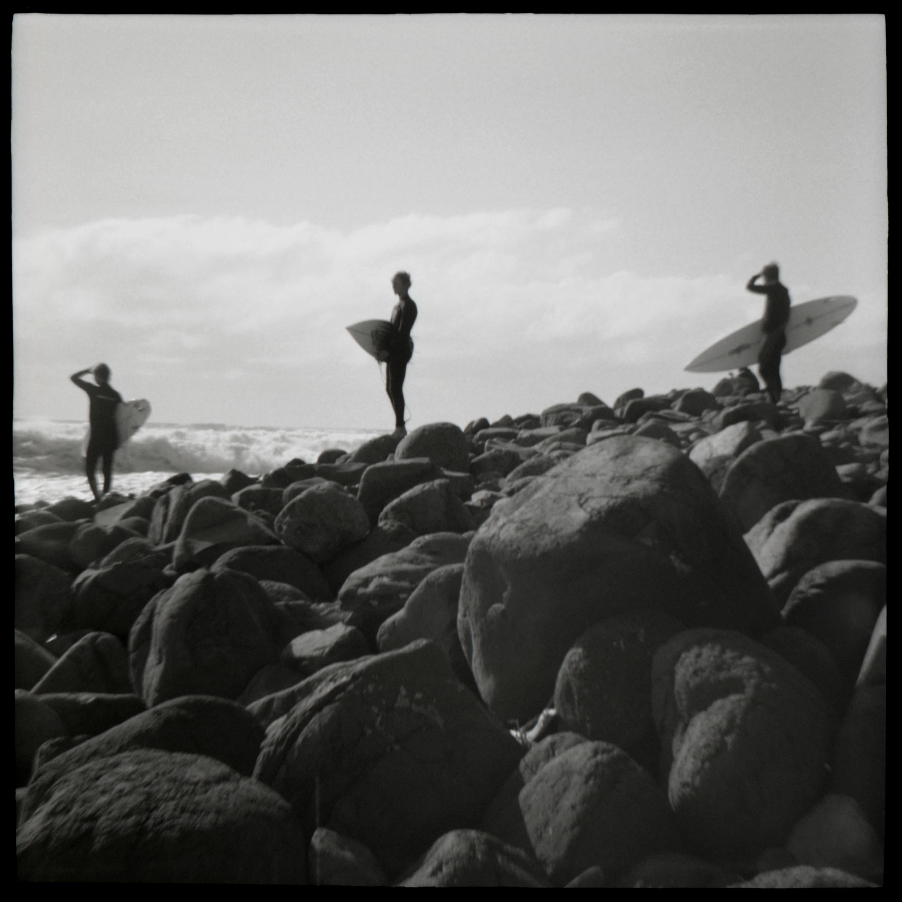 Daniel Grant Black and White Photograph – TIMING SETS, Fotografie, Archivtinte Jet