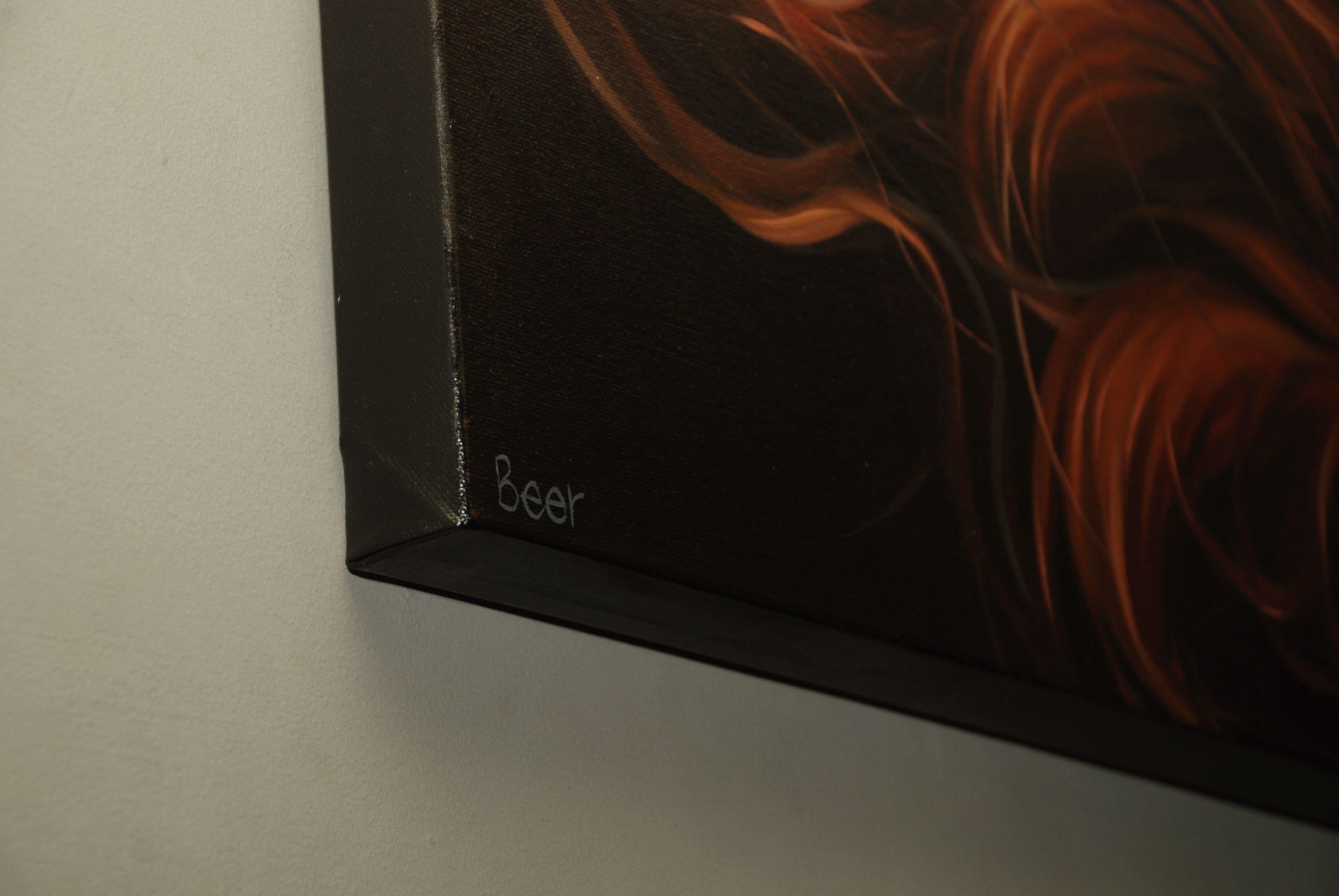 Ho chiesto a questa giovane donna di sdraiarsi sul tappeto per questa seduta. Volevo concentrarmi sul suo viso fresco e stravagante e sui suoi meravigliosi capelli color ruggine.    Ha un sacco di colori sontuosi: prugna intenso, nero, ambra, grigio