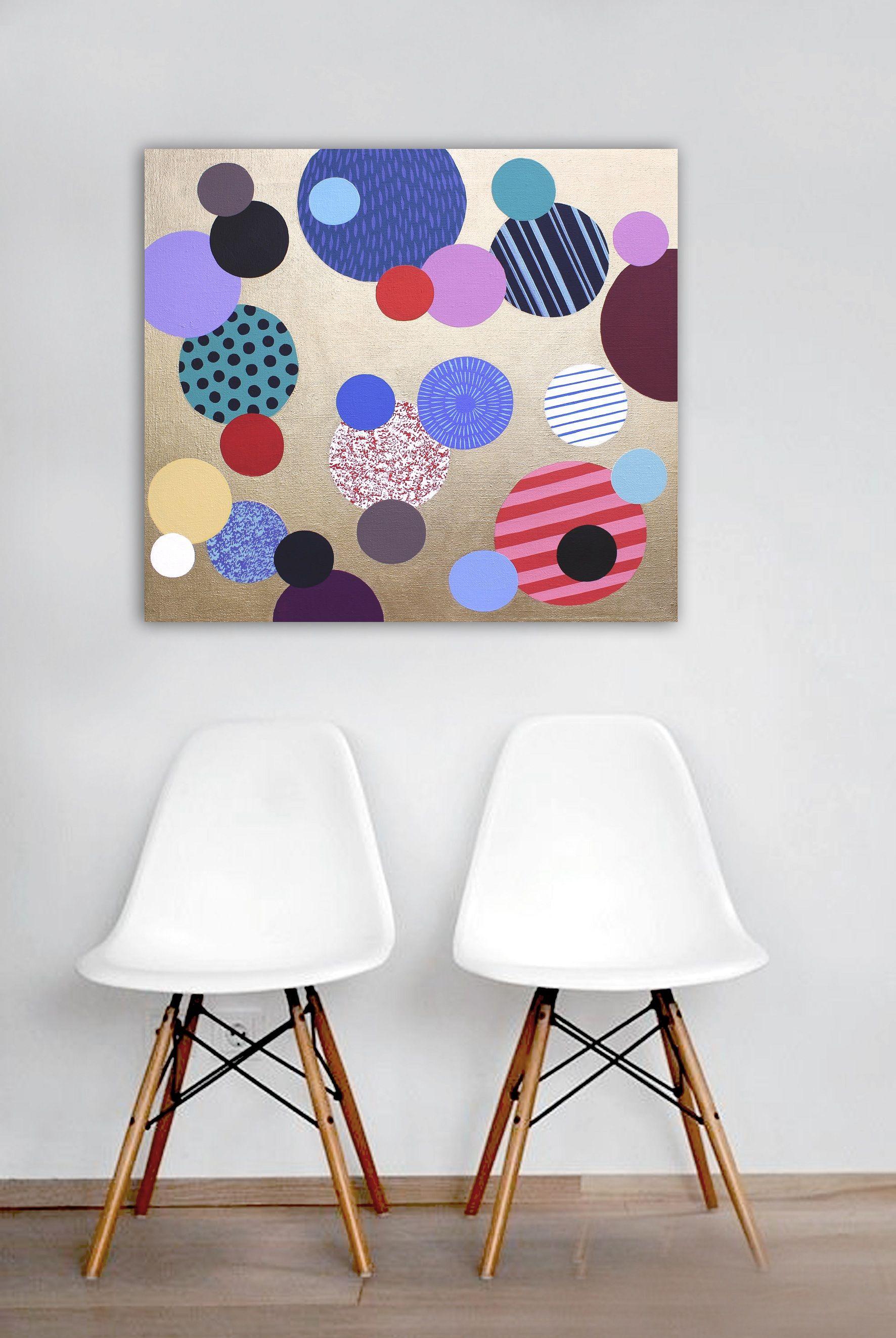 Este original y atrevido cuadro abstracto fue creado con vibrantes colores acrílicos brillantes y dorados metálicos sobre lienzo de borde estándar. Obra de arte lista para colgar.    El tamaño de esta obra de arte en particular:    Altura : 55 cm