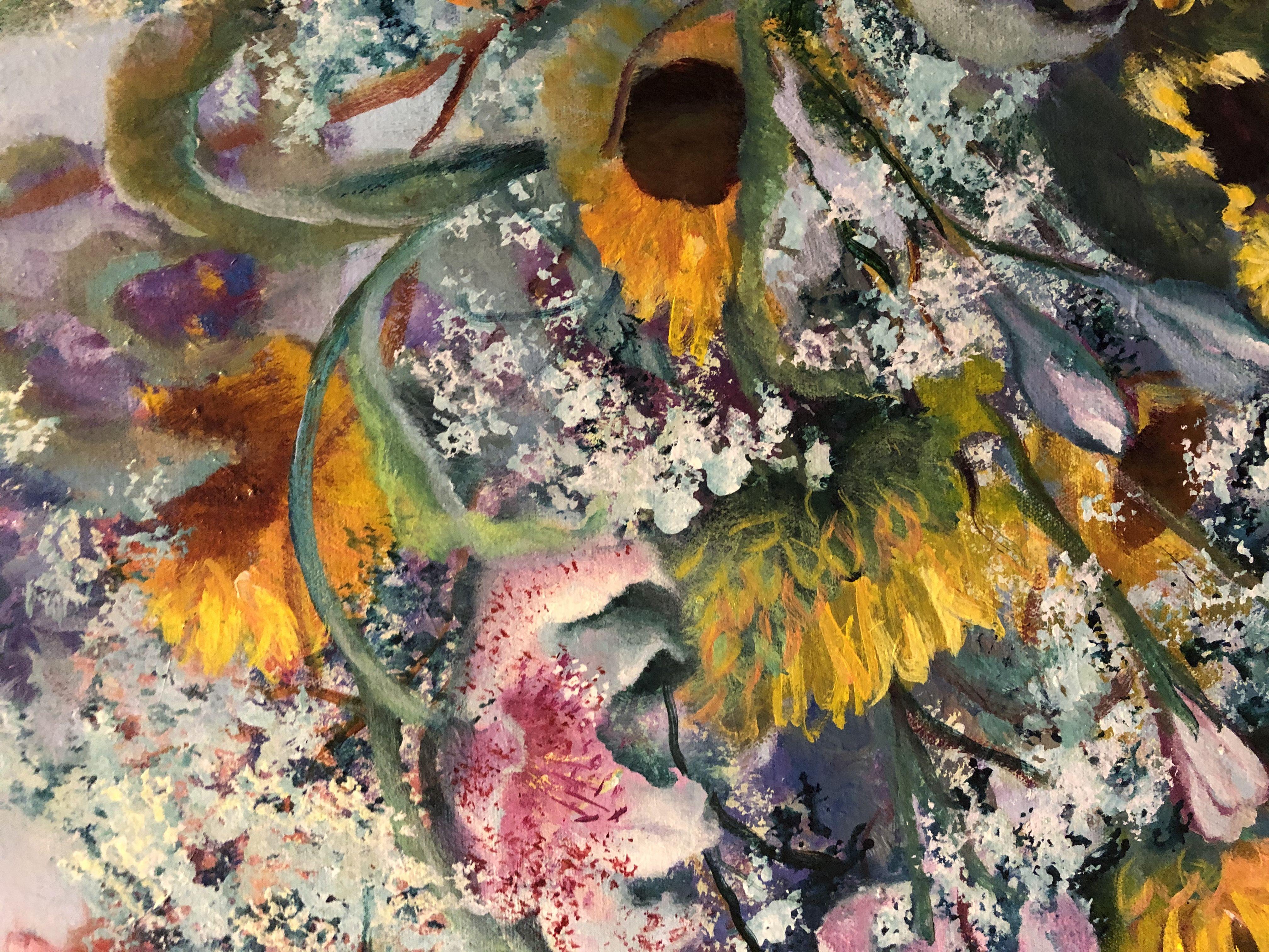 Magnifique grande toile encadrée avec des tournesols, des glaïeuls et d'autres fleurs ornant la toile. En haut à droite se trouve un écran avec des feuilles d'or appliquées. Une pièce exceptionnelle pour une salle à manger :: : Peinture : :