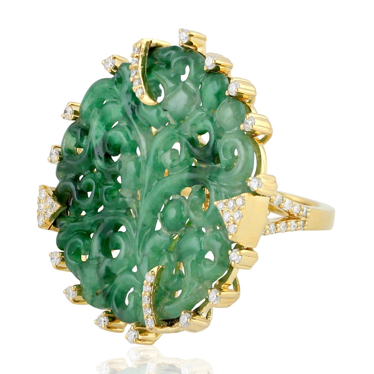 For Sale:  12.34 Carat Carved Jade 18 Karat Gold Diamond Ring 3