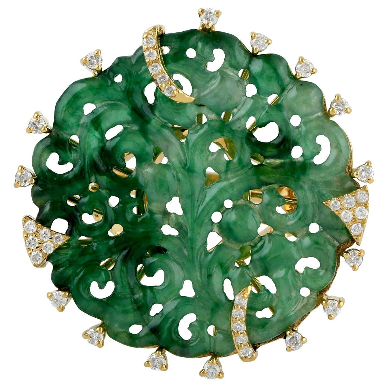 Bague en or 18 carats et diamants avec jade sculpté de 12,34 carats