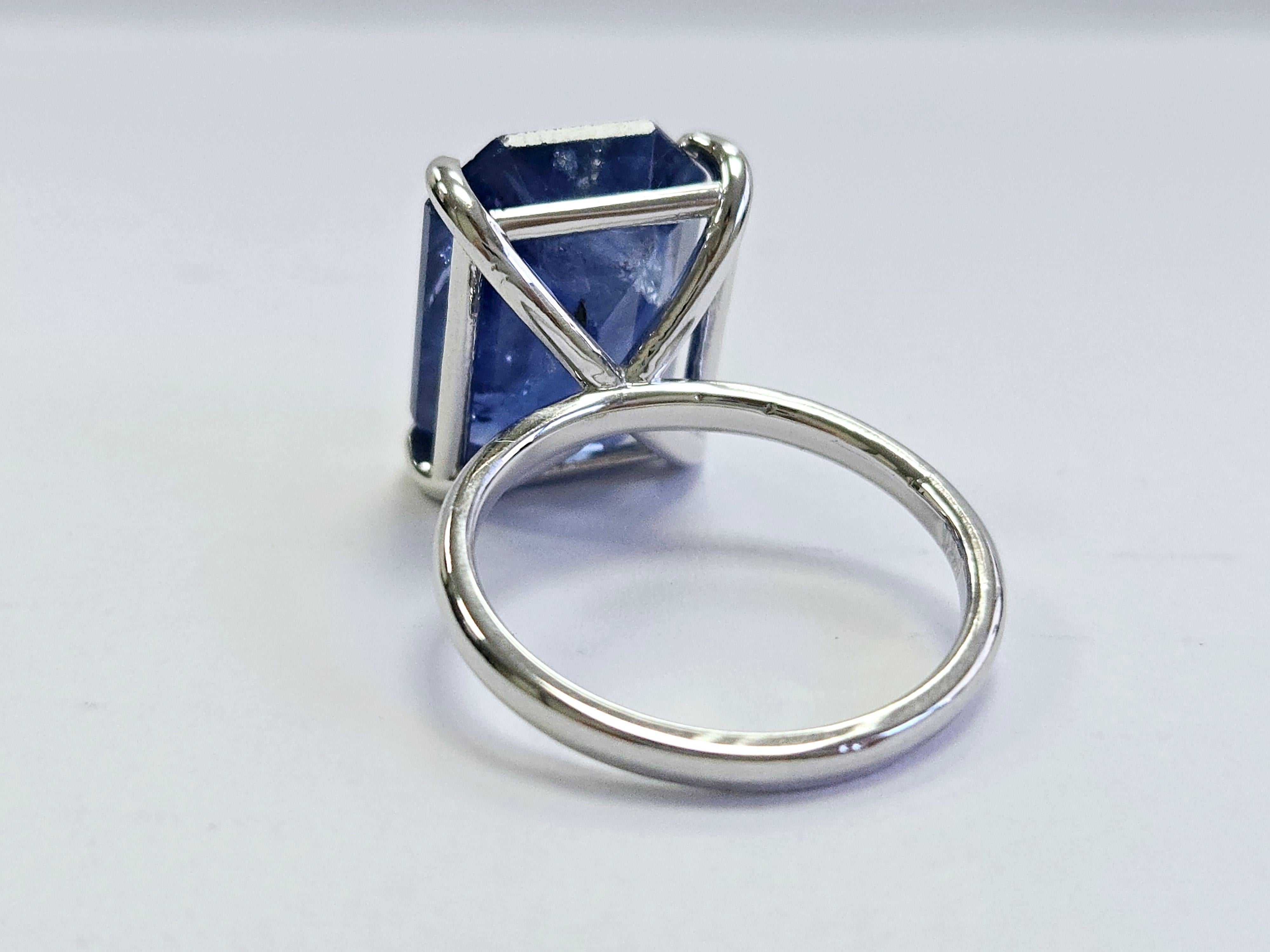 12.34 Carats Radiant Cut Natural Sapphire Ring 14 Karat White Gold For Sale 1