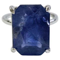 Bague en or blanc 14 carats avec saphir naturel taille radiante de 12,34 carats