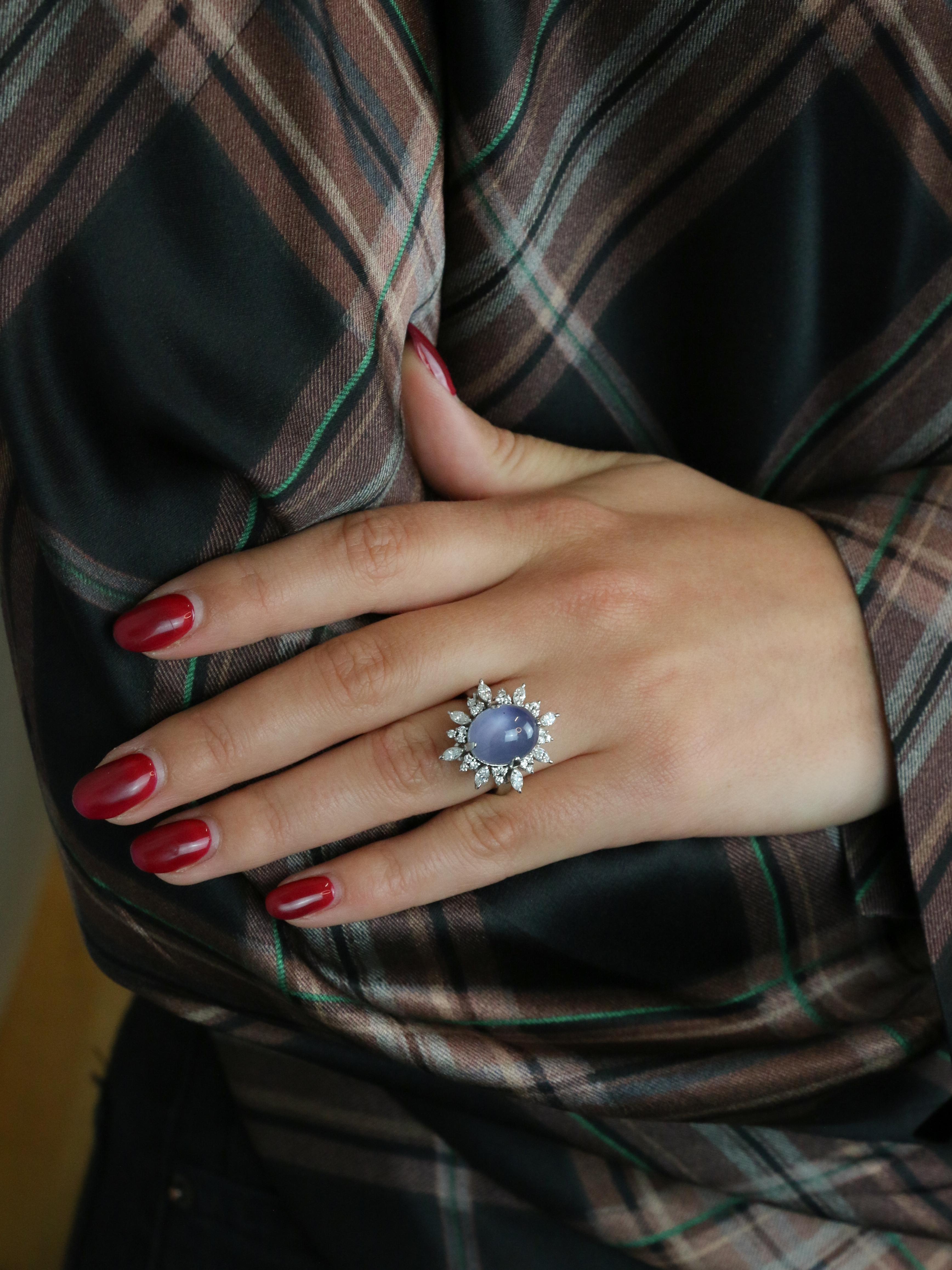 12.34 ct Ceylan Cabochon Star sapphire and diamond cluster ring For Sale 6
