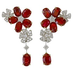 Orecchini con rubino di Birmania senza calore e diamanti da 12,35 carati in oro bianco da 18 carati