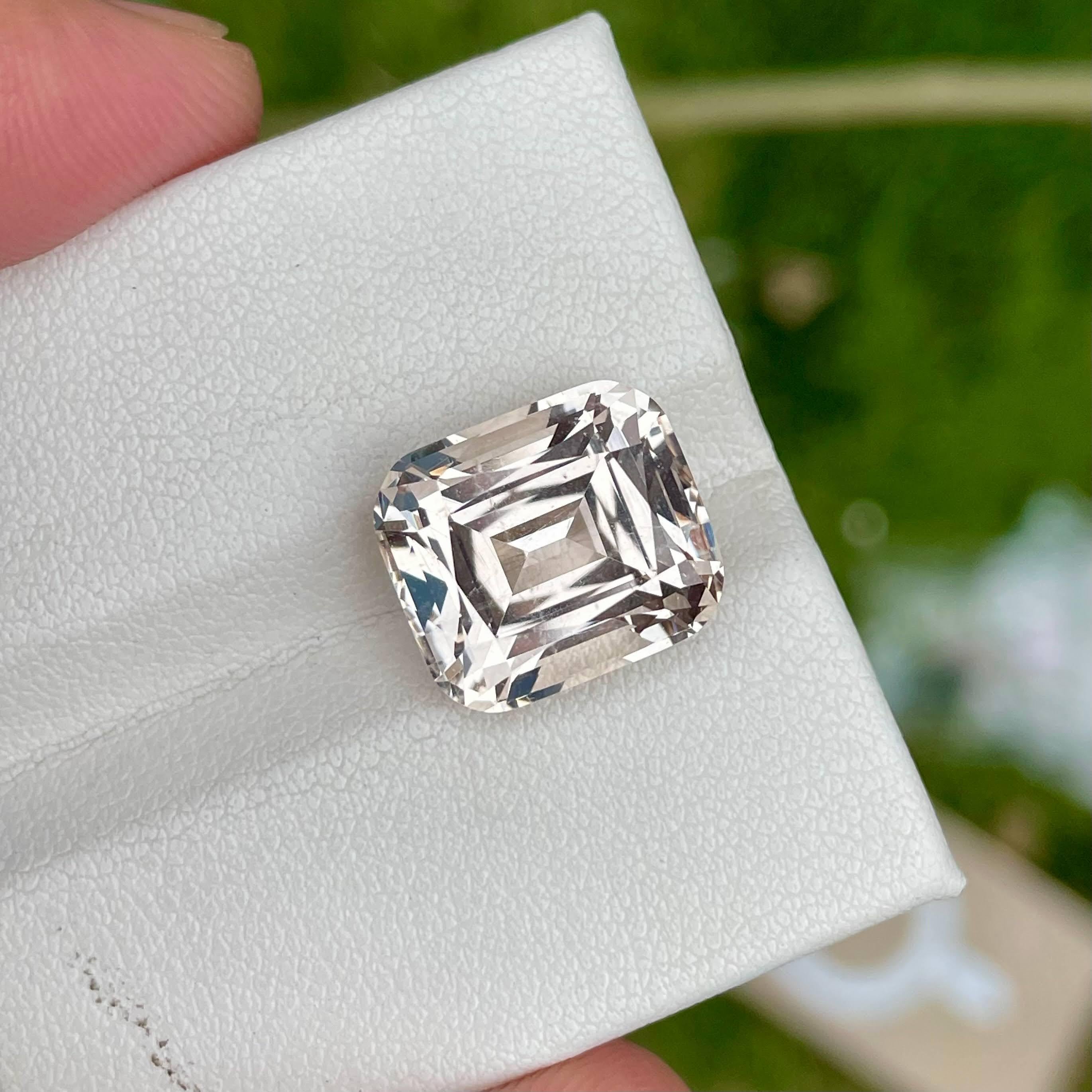 Weight 12.35 carats 
Dimensions 13.4x11.6x9.1 mm
Treatment none 
Origin Pakistan 
Clarity VVS 
Shape cushion 
Cut fancy cushion 



Crafted with precision and showcasing unmatched elegance, the 12.35 carats Quality Topaz Stone in a cushion cut